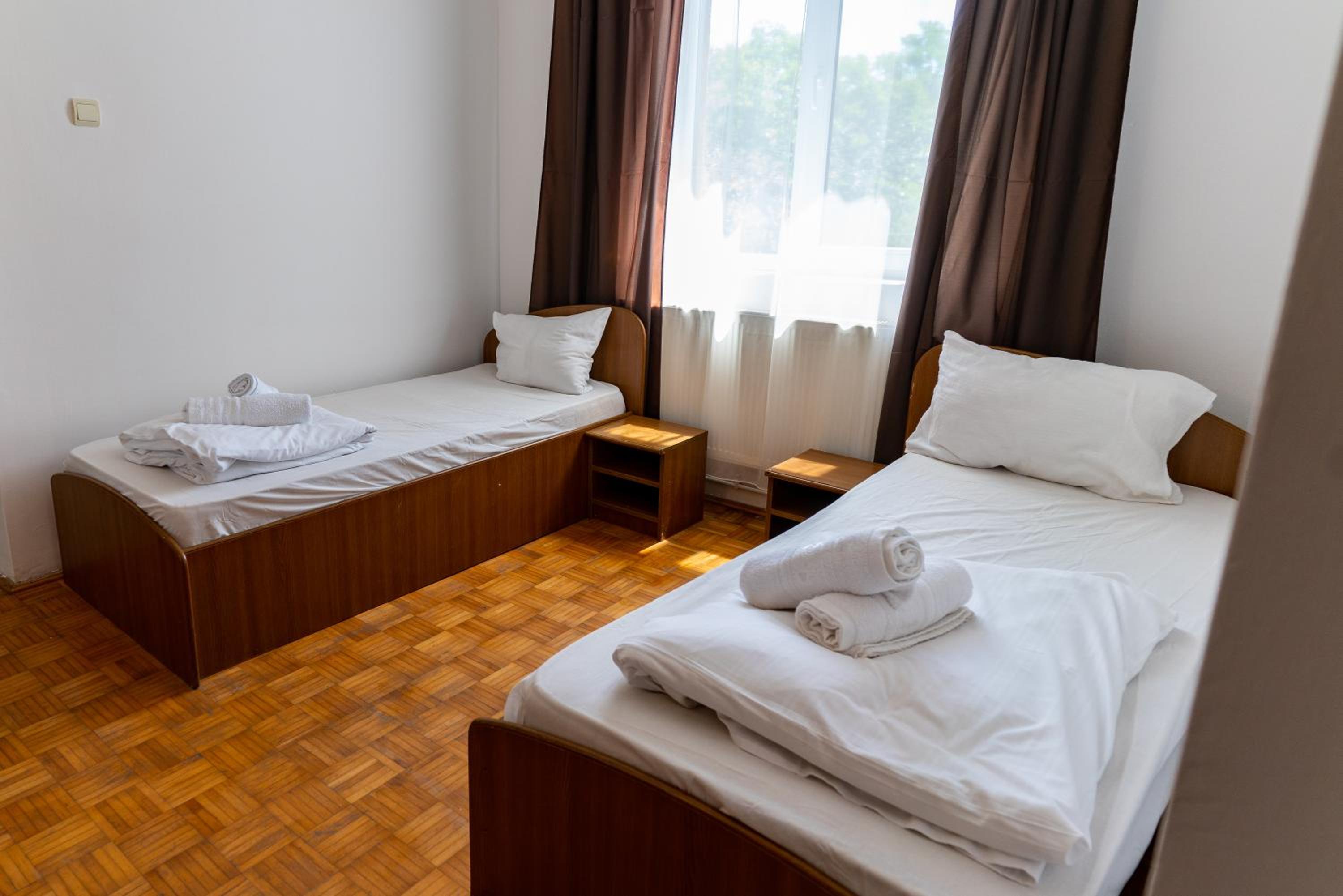 Twin Room With Private Bathroom photo 1