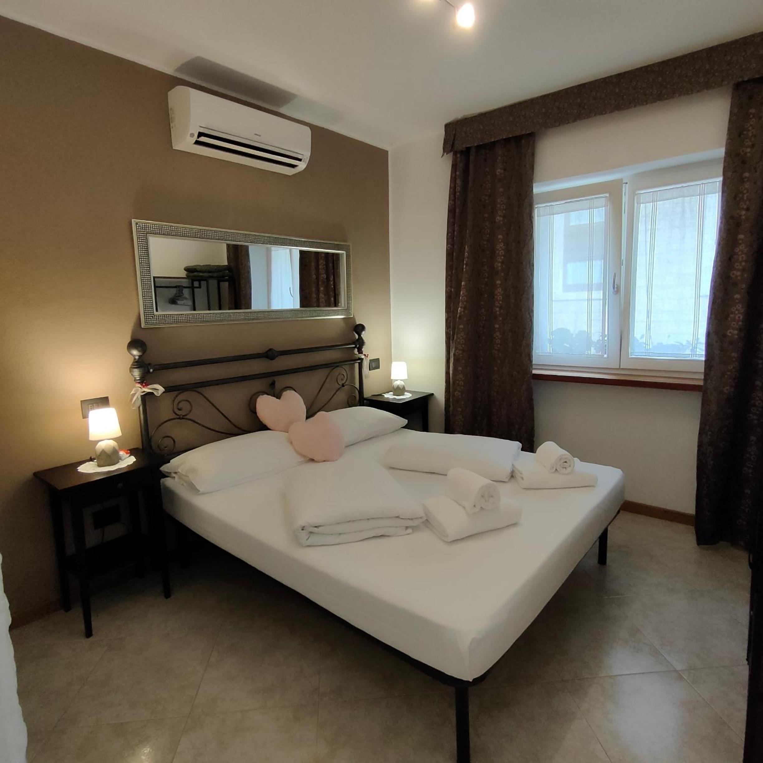 Studio Apartment photo 1