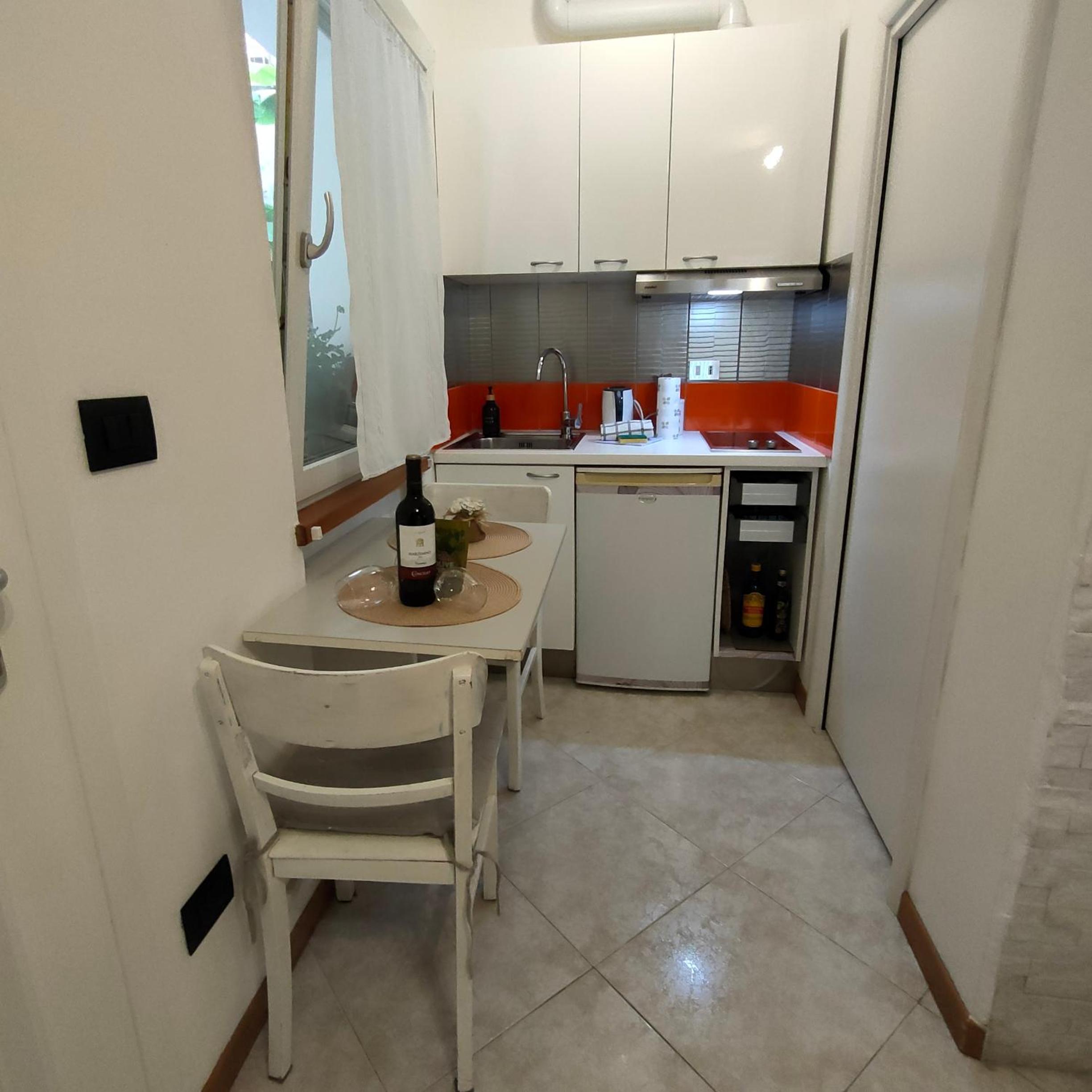 Studio Apartment photo 2