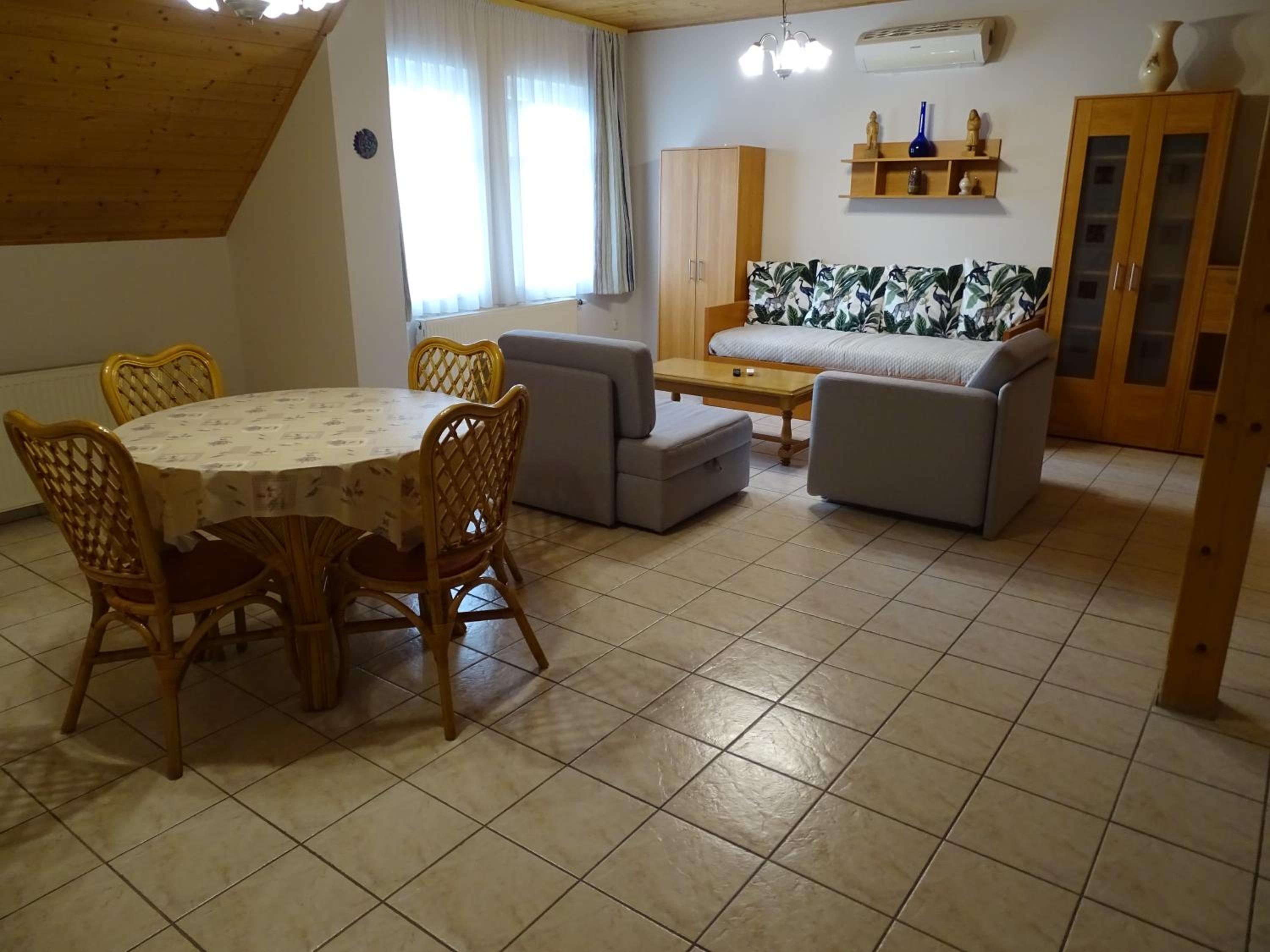 Two-Bedroom Apartment with Air conditioning photo 3