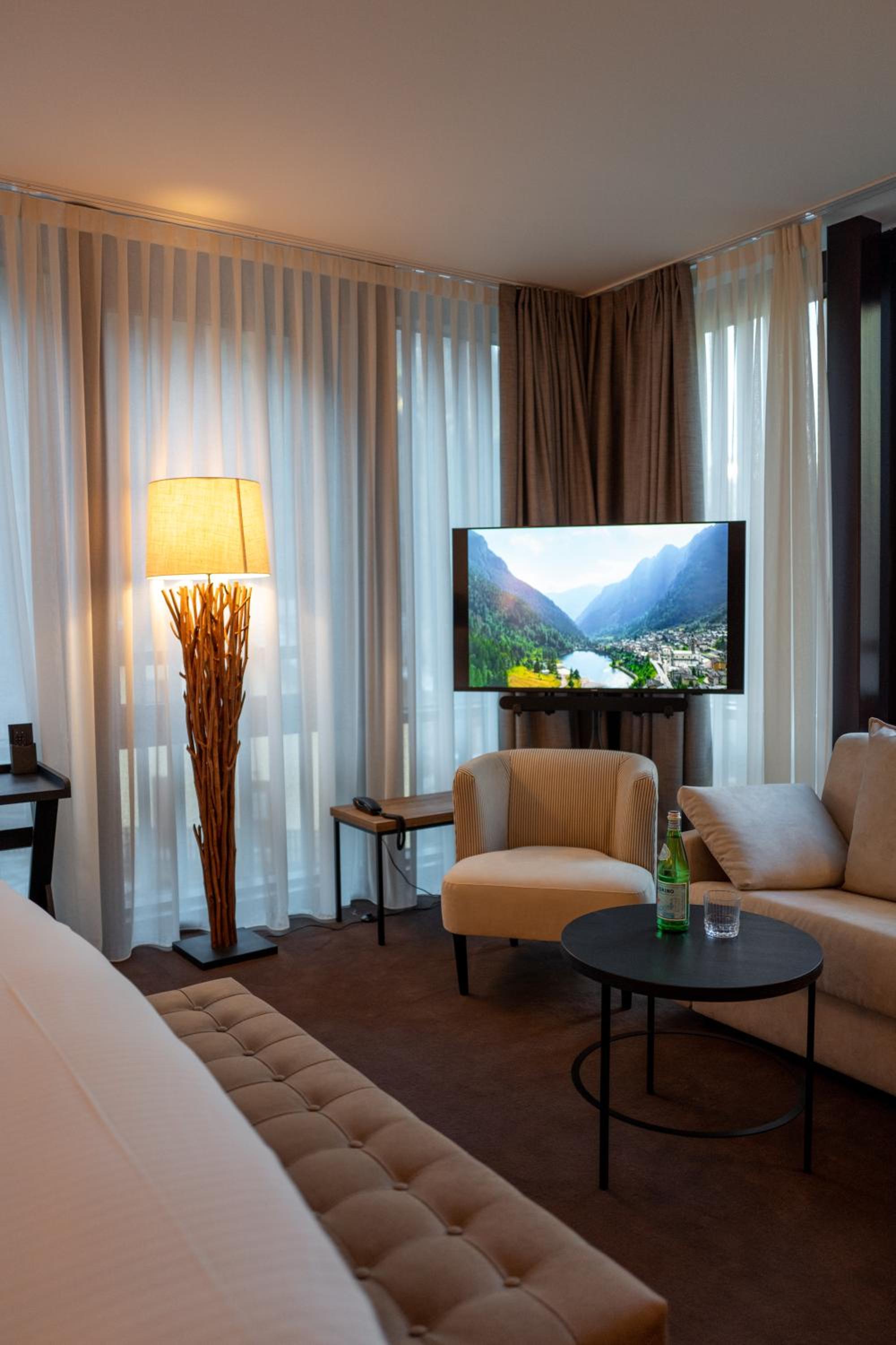 Superior Suite with Spa Access photo 3