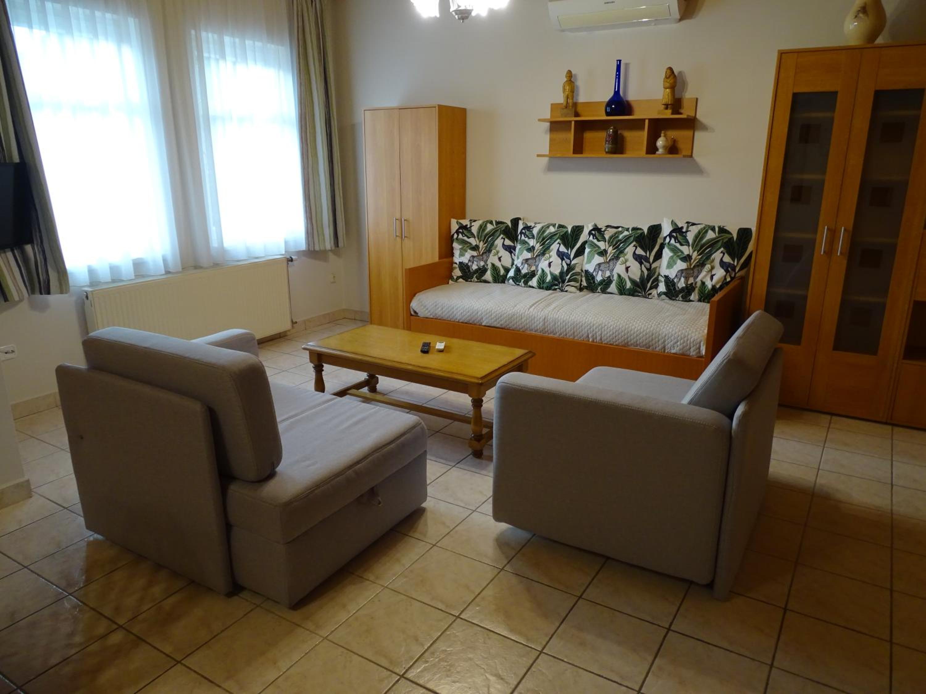 Two-Bedroom Apartment with Air conditioning photo 1