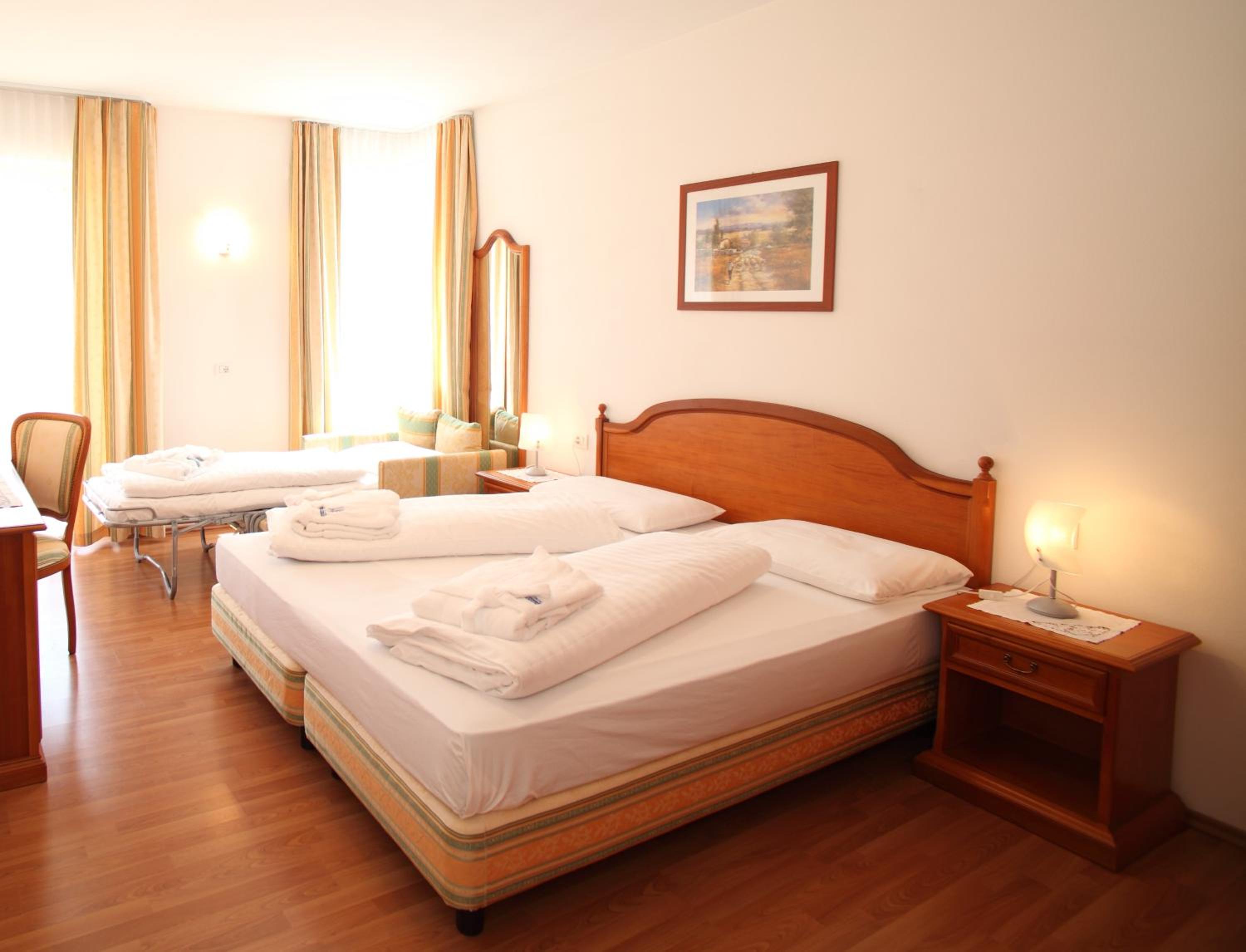 Superior Double or Twin Room photo 3