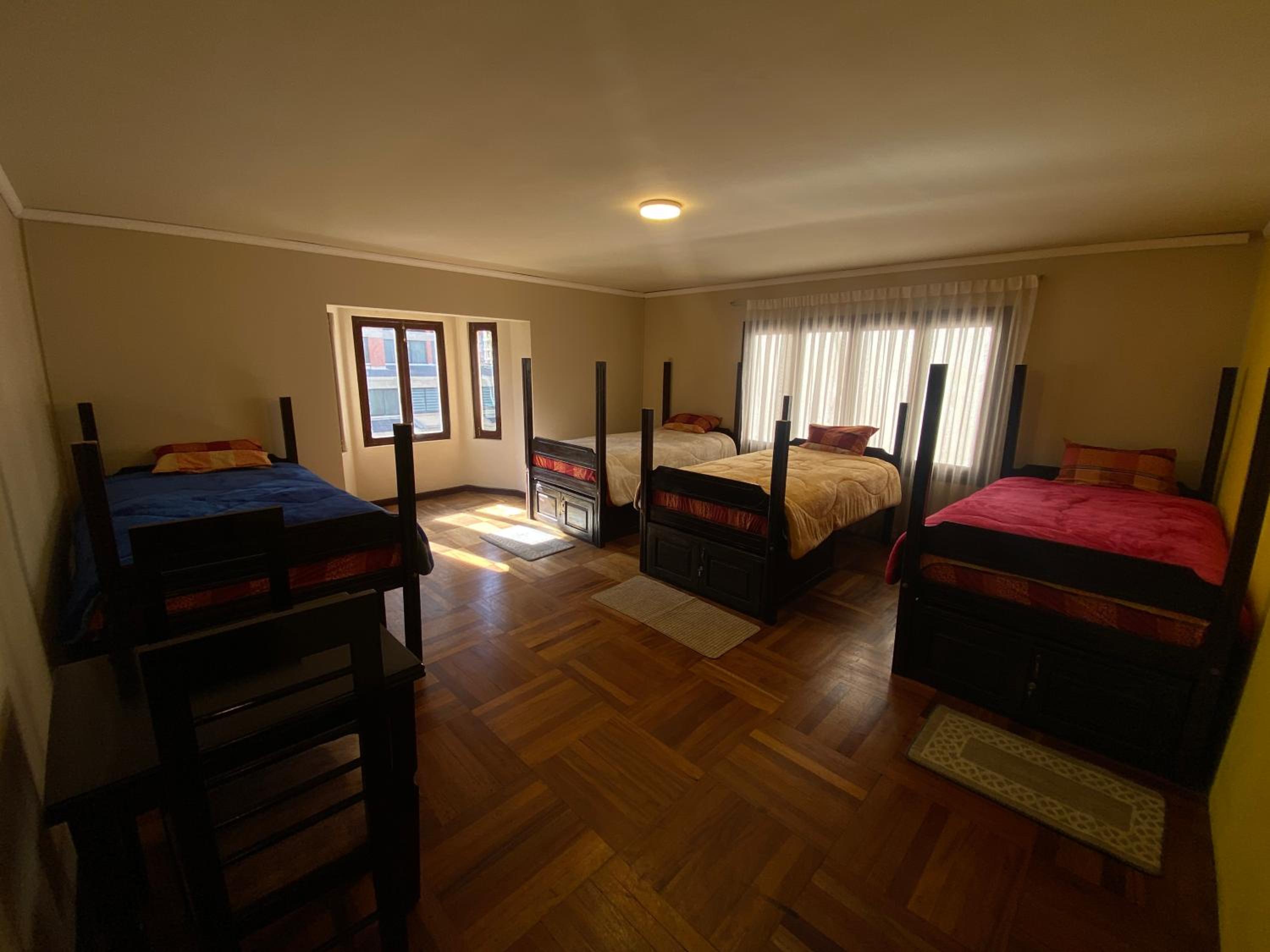 Bed in 4-Bed Mixed Dormitory Room photo 2