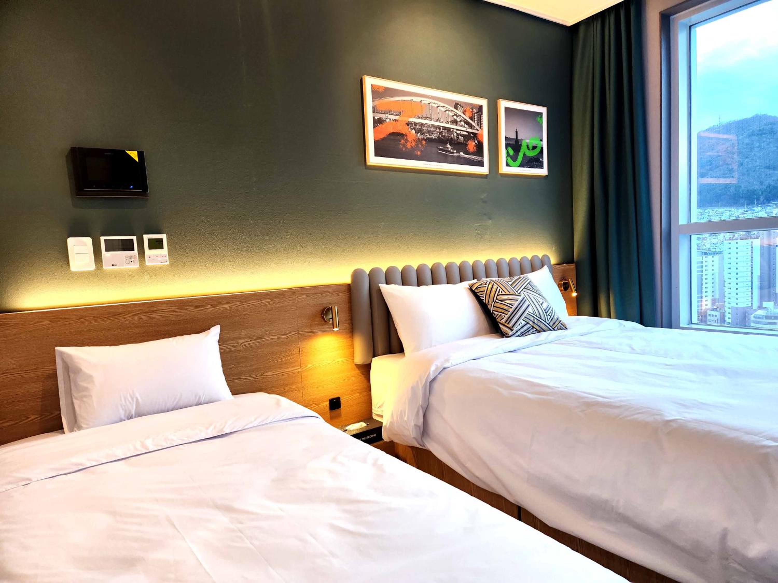 Standard Twin Room