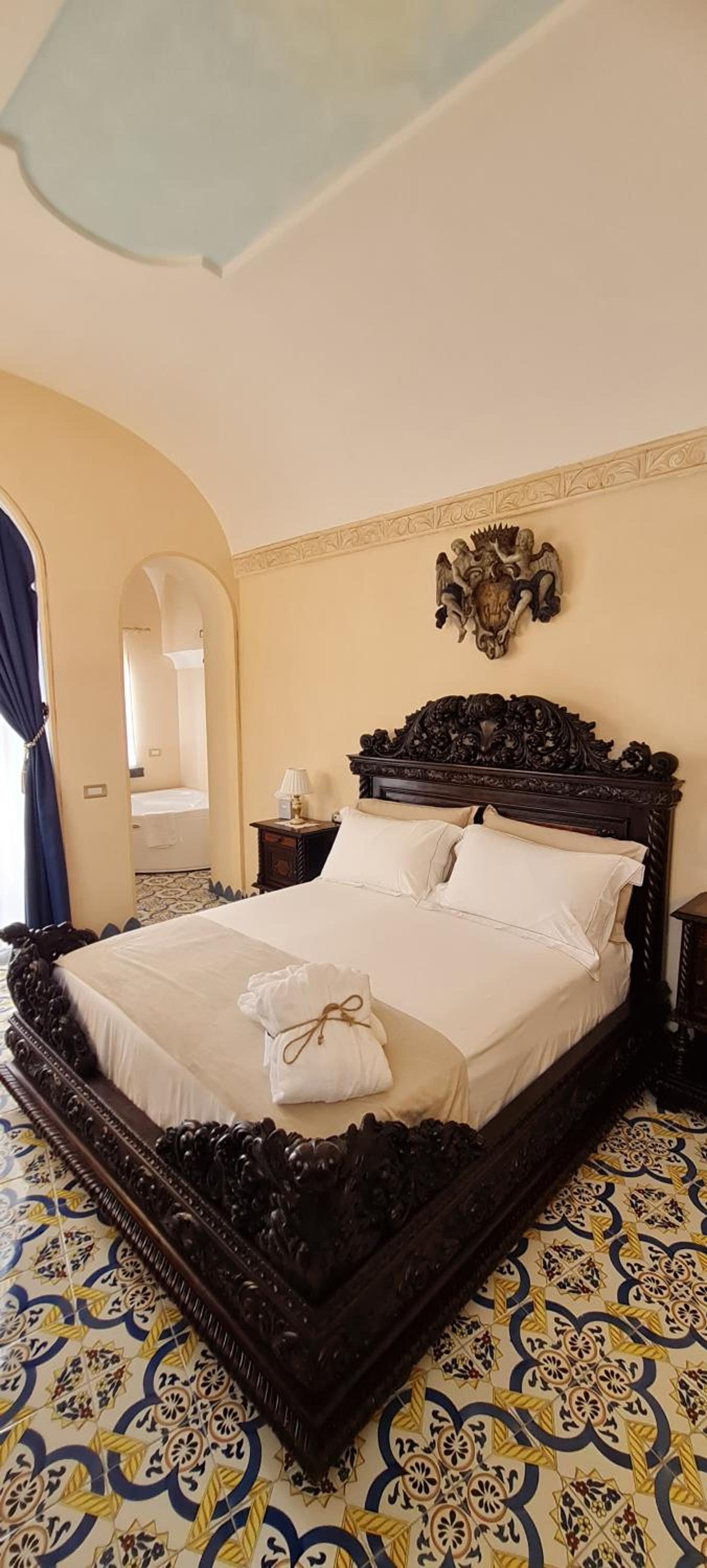 Deluxe Double Room with Balcony and Sea View photo 2