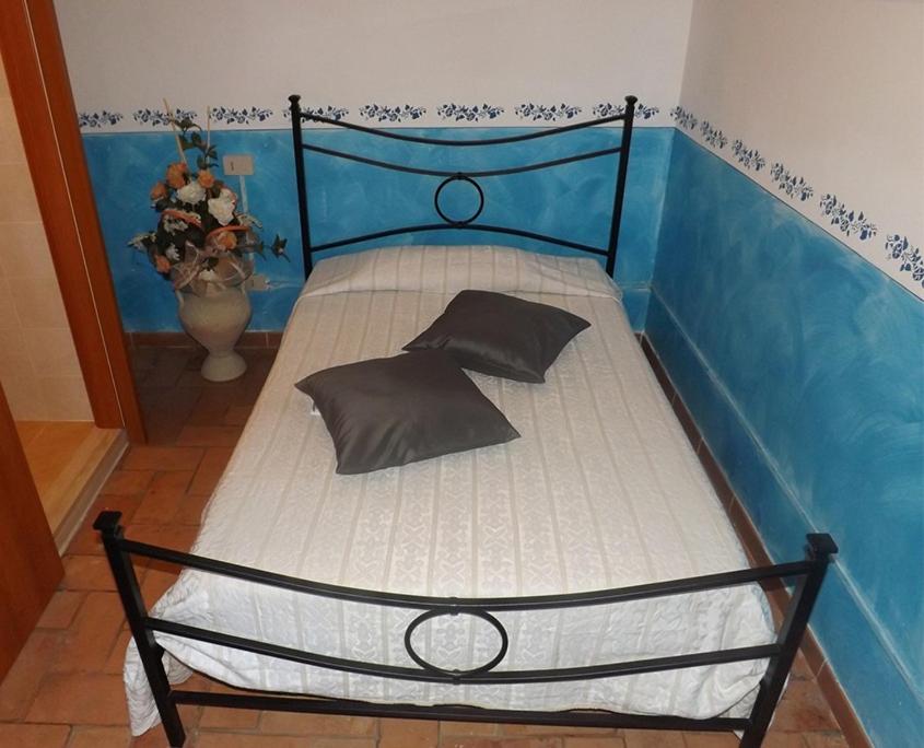 Small Double Room photo 1