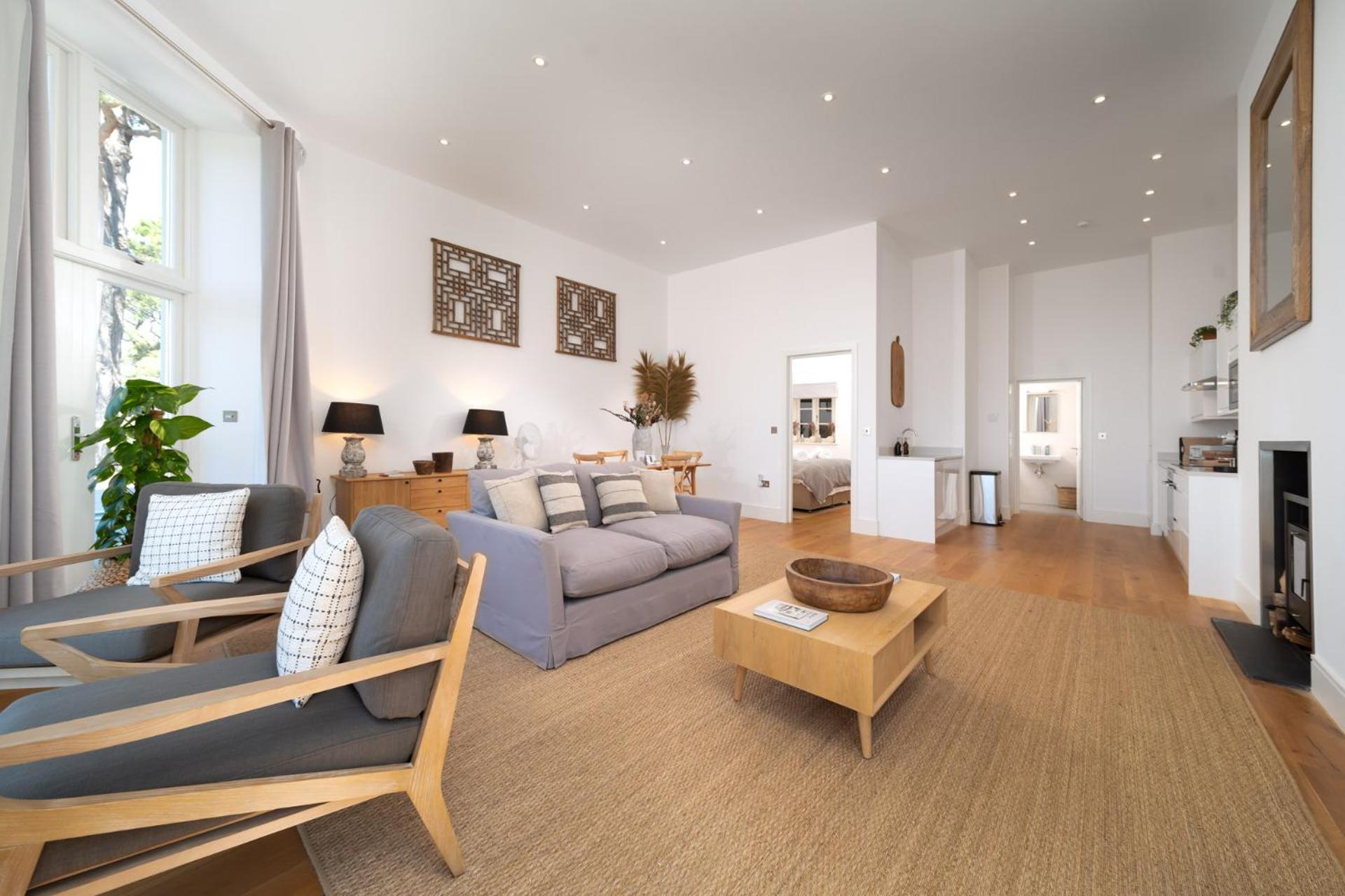 One-Bedroom Apartment with Sea View and Terrace photo 3