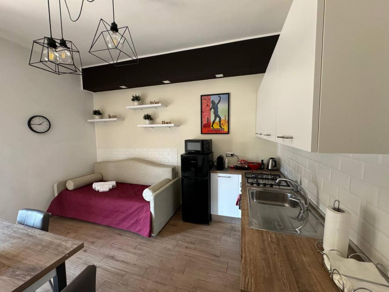 One-Bedroom Apartment - Photo 6