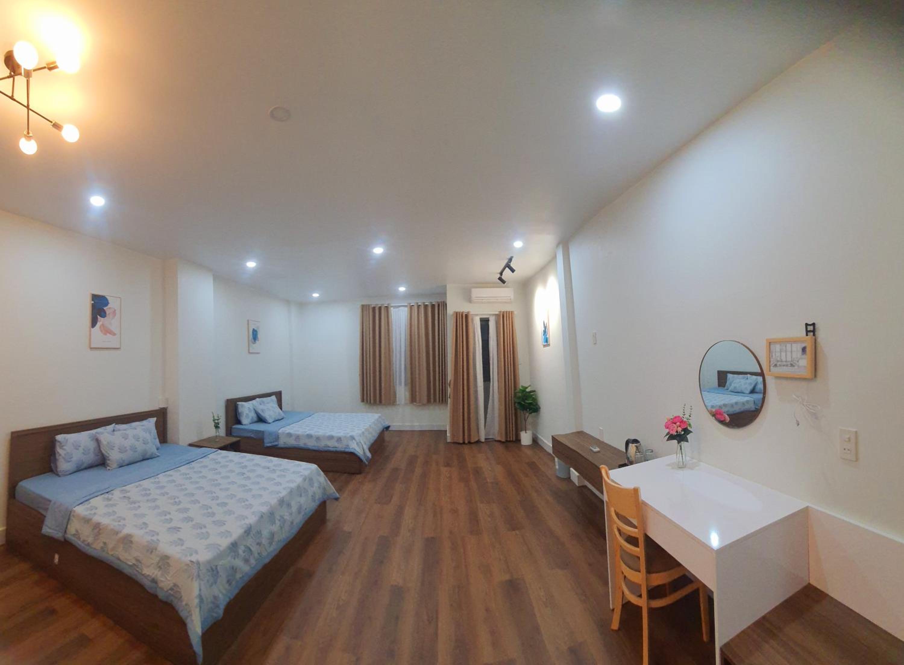 Family Room with Balcony photo 1