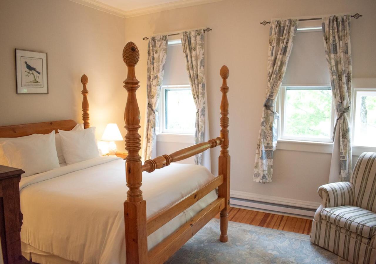 Leighton Rollins Room, Queen Bed photo 2