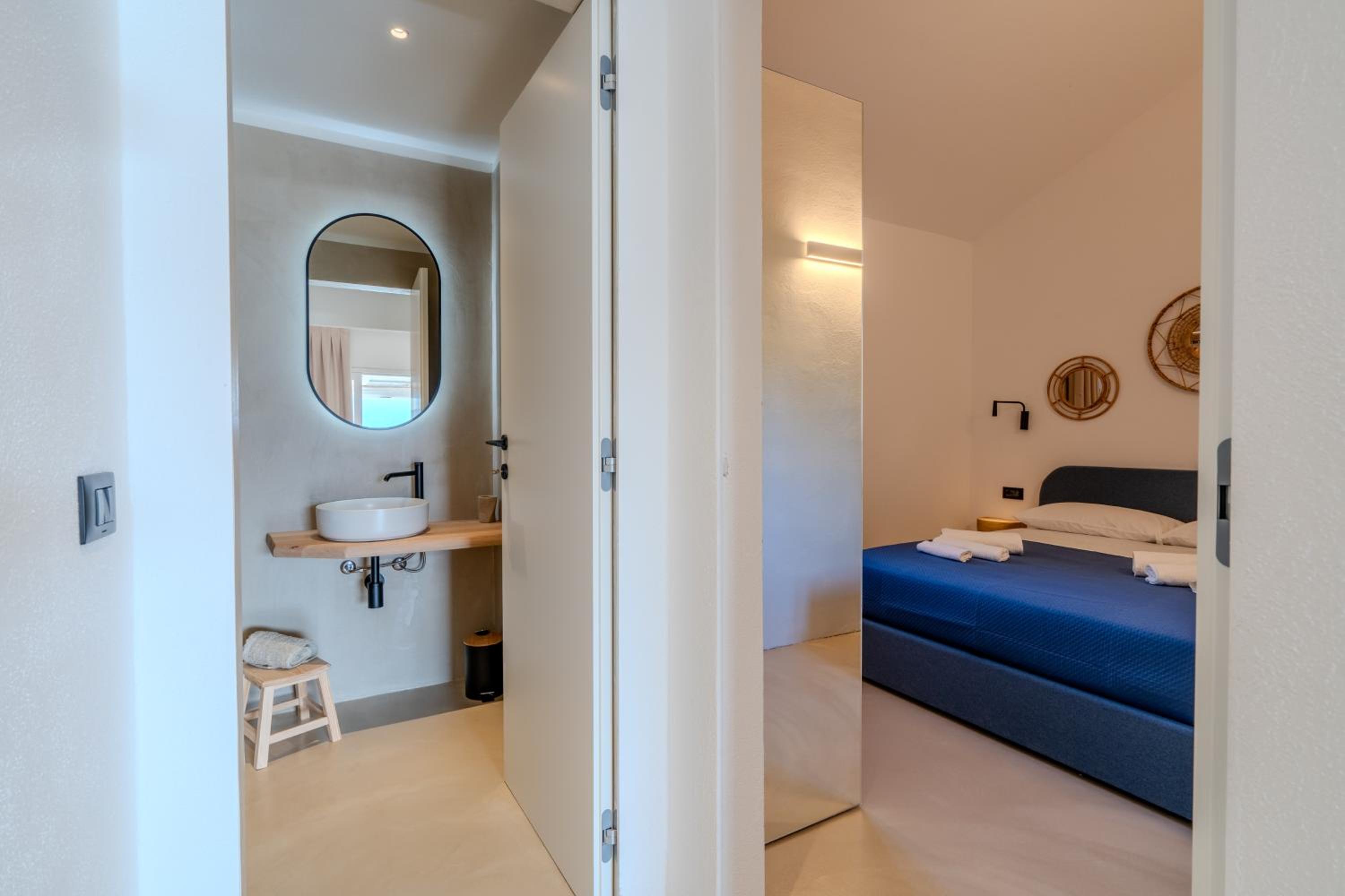 One-Bedroom House photo 1
