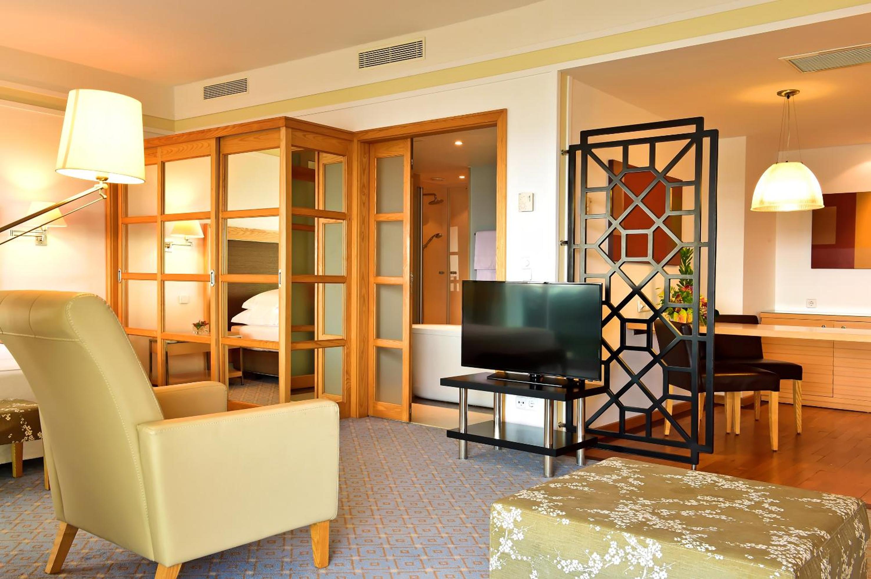 Superior Junior Suite (2 Adults + 2 Children)