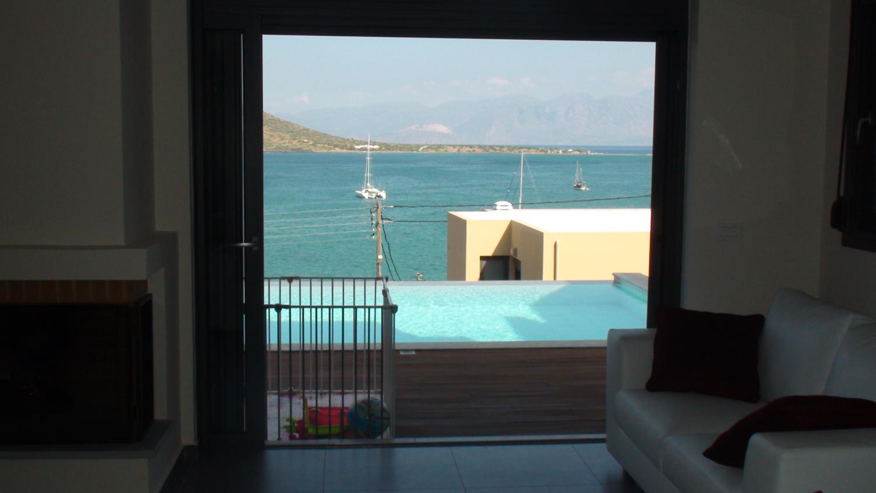 Three-Bedroom Villa photo 3