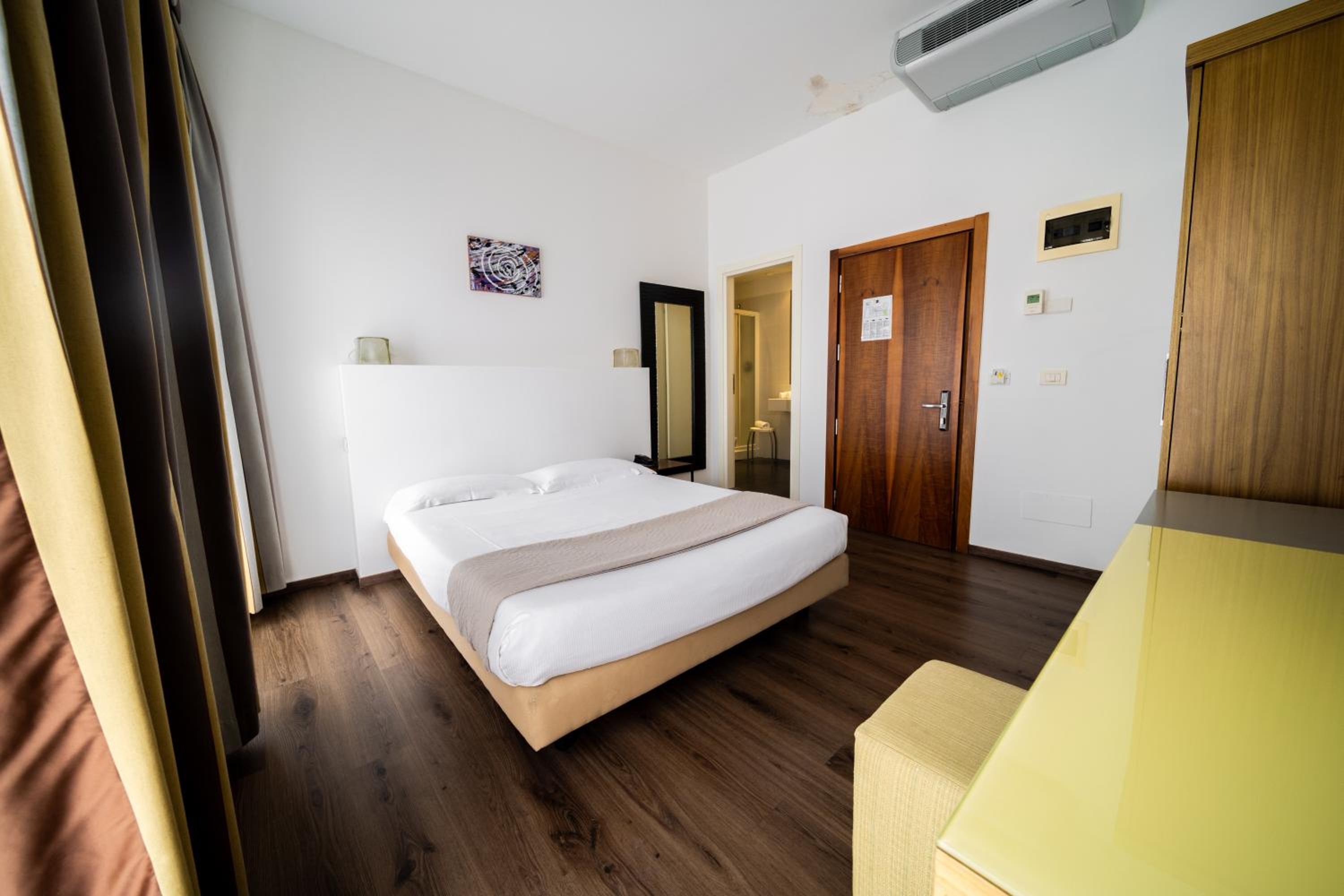 Economy Double Room photo 3