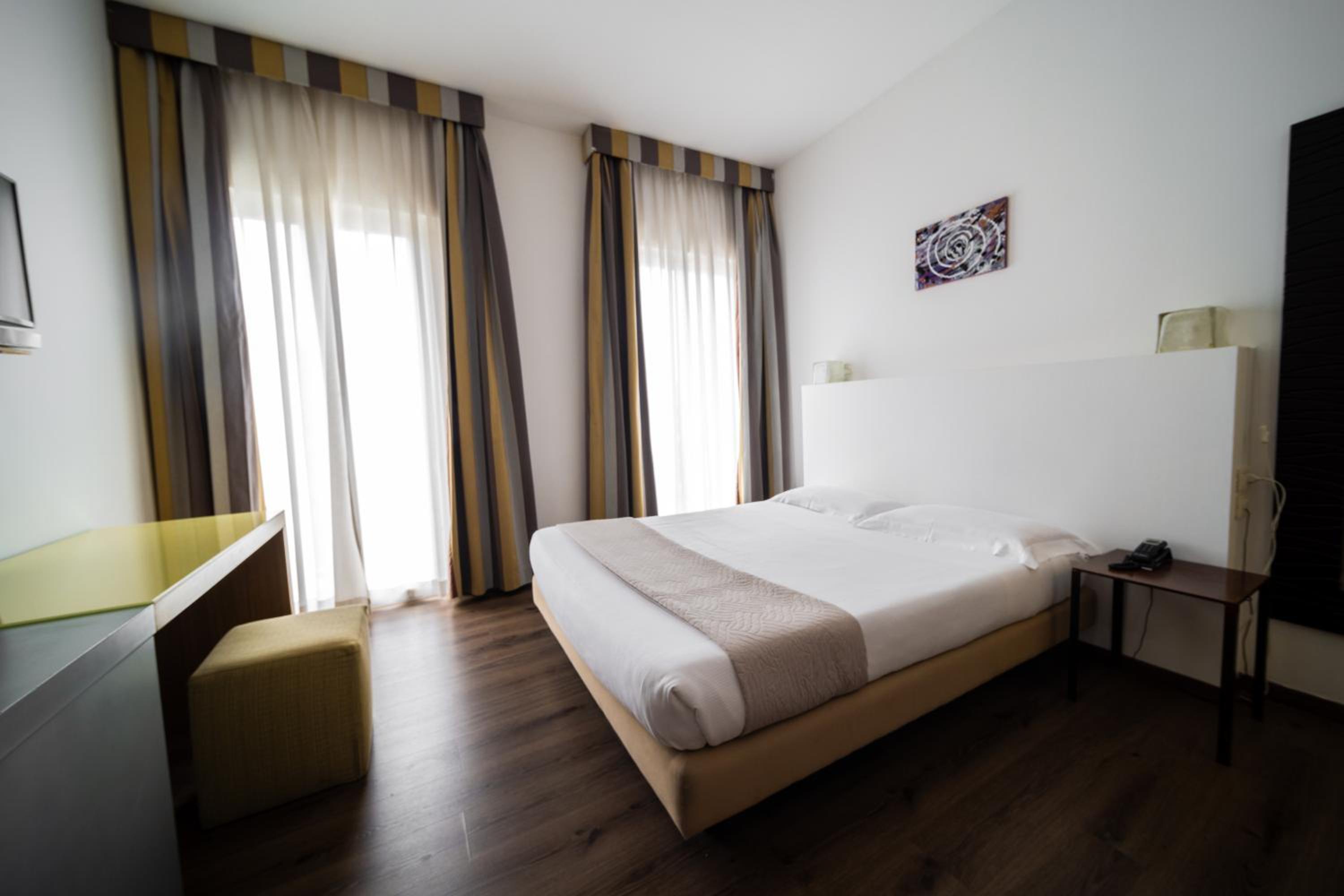 Economy Double Room photo 1