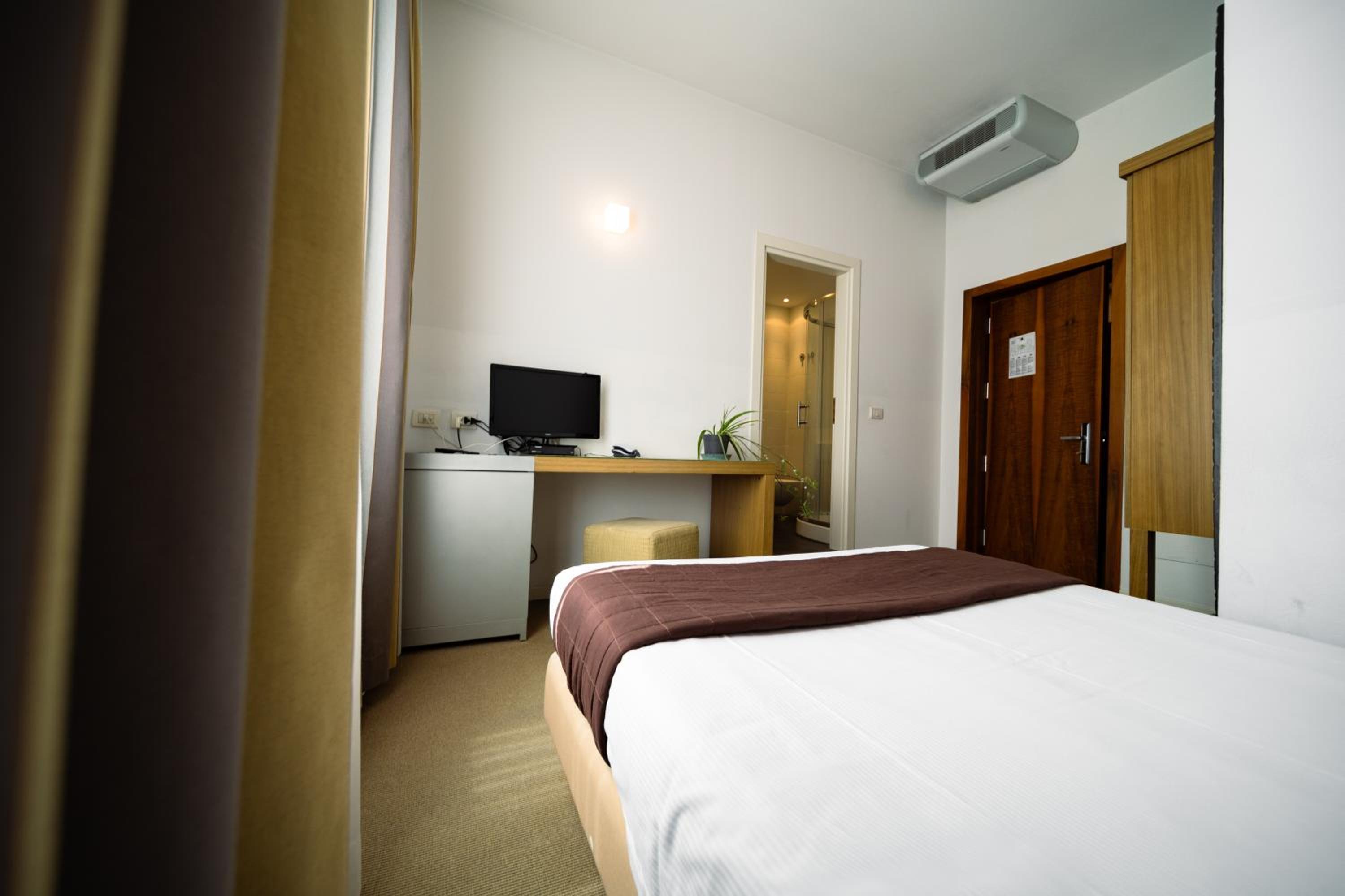 Single Room photo 2