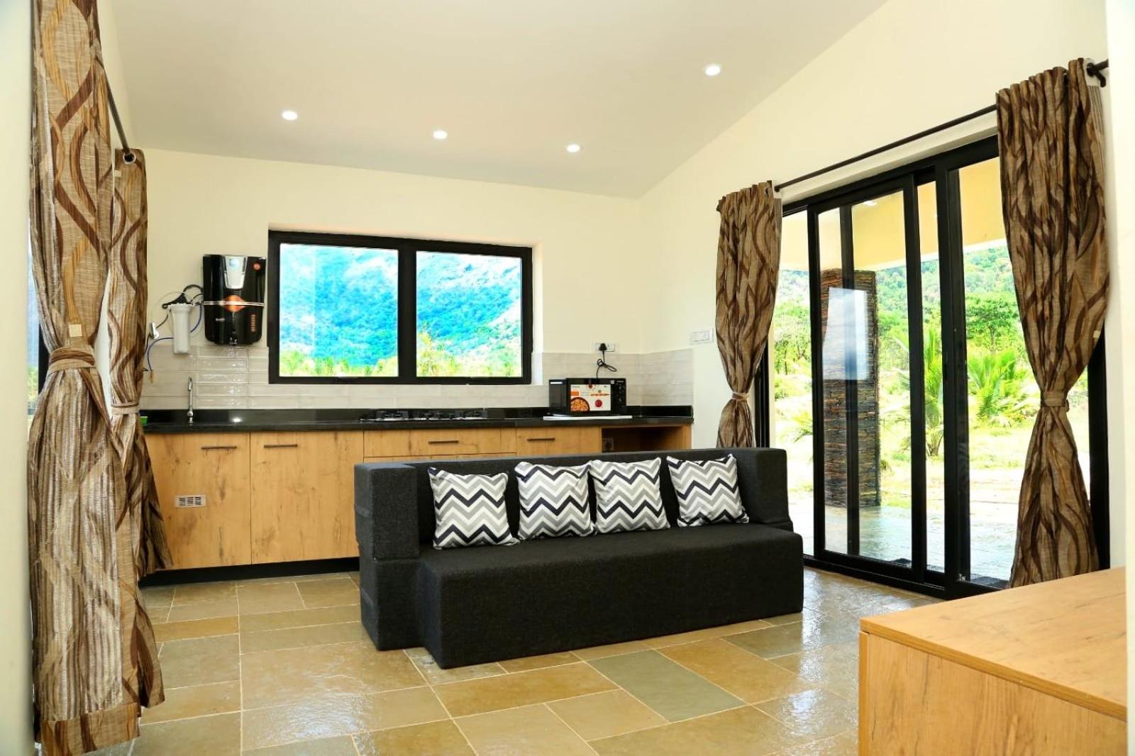 One-Bedroom House photo 1