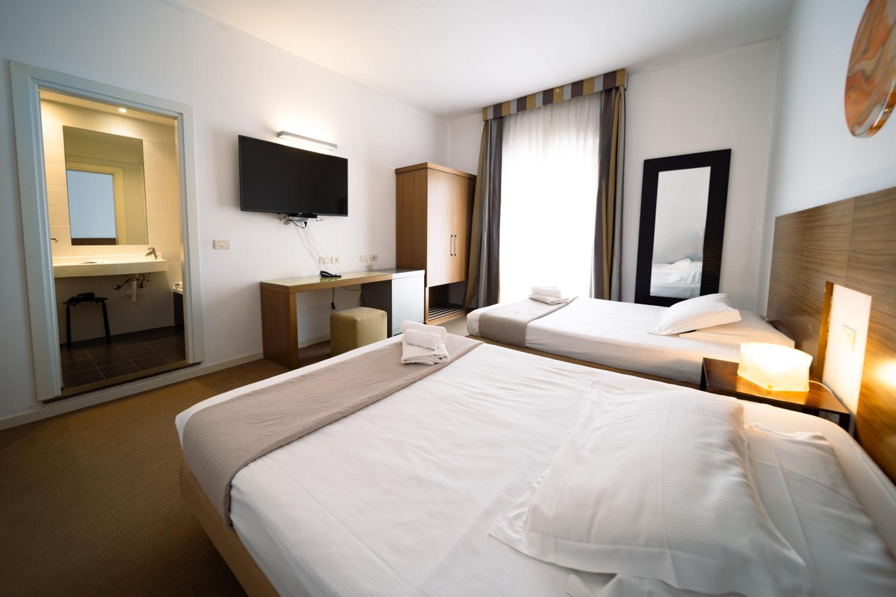 Deluxe Quadruple Room photo 3