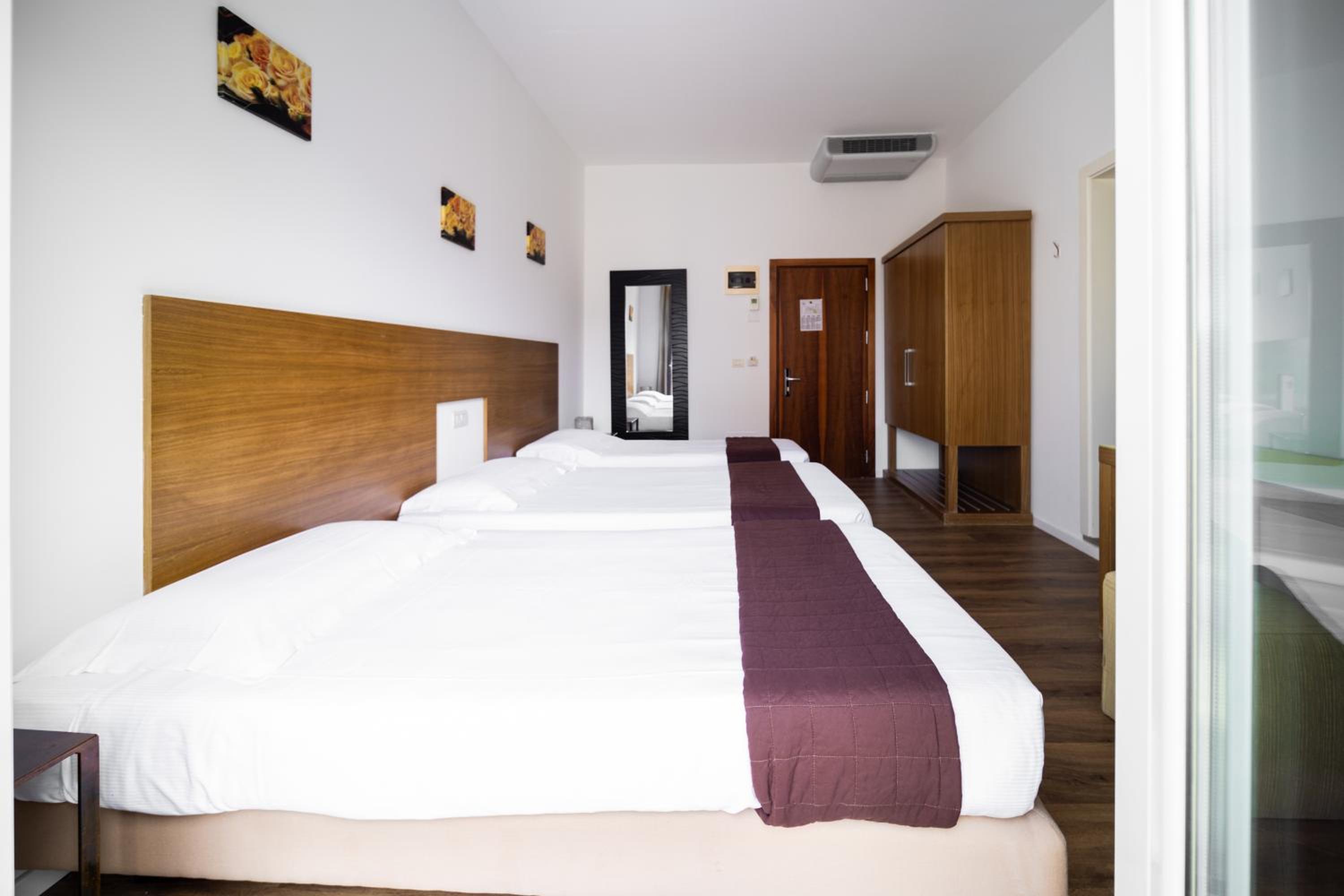 Triple Room photo 3