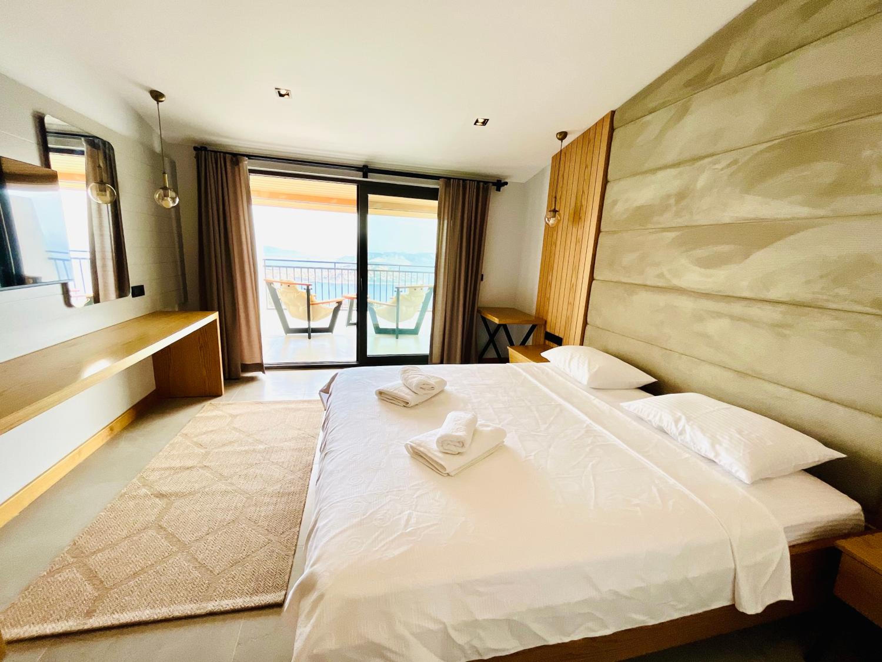 Deluxe Double Room with Sea View photo 2