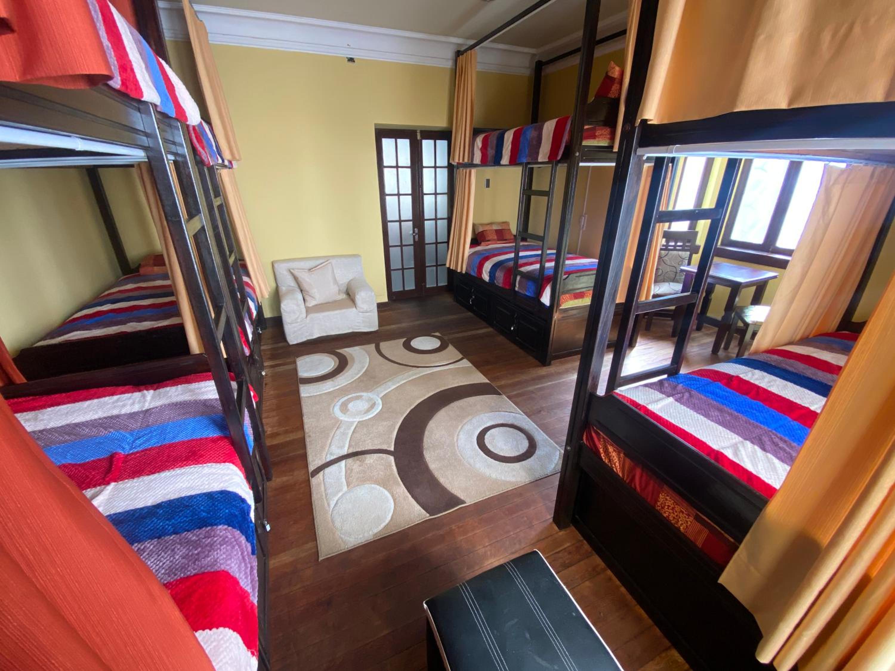 Bed in 8-Bed Mixed Dormitory Room photo 2