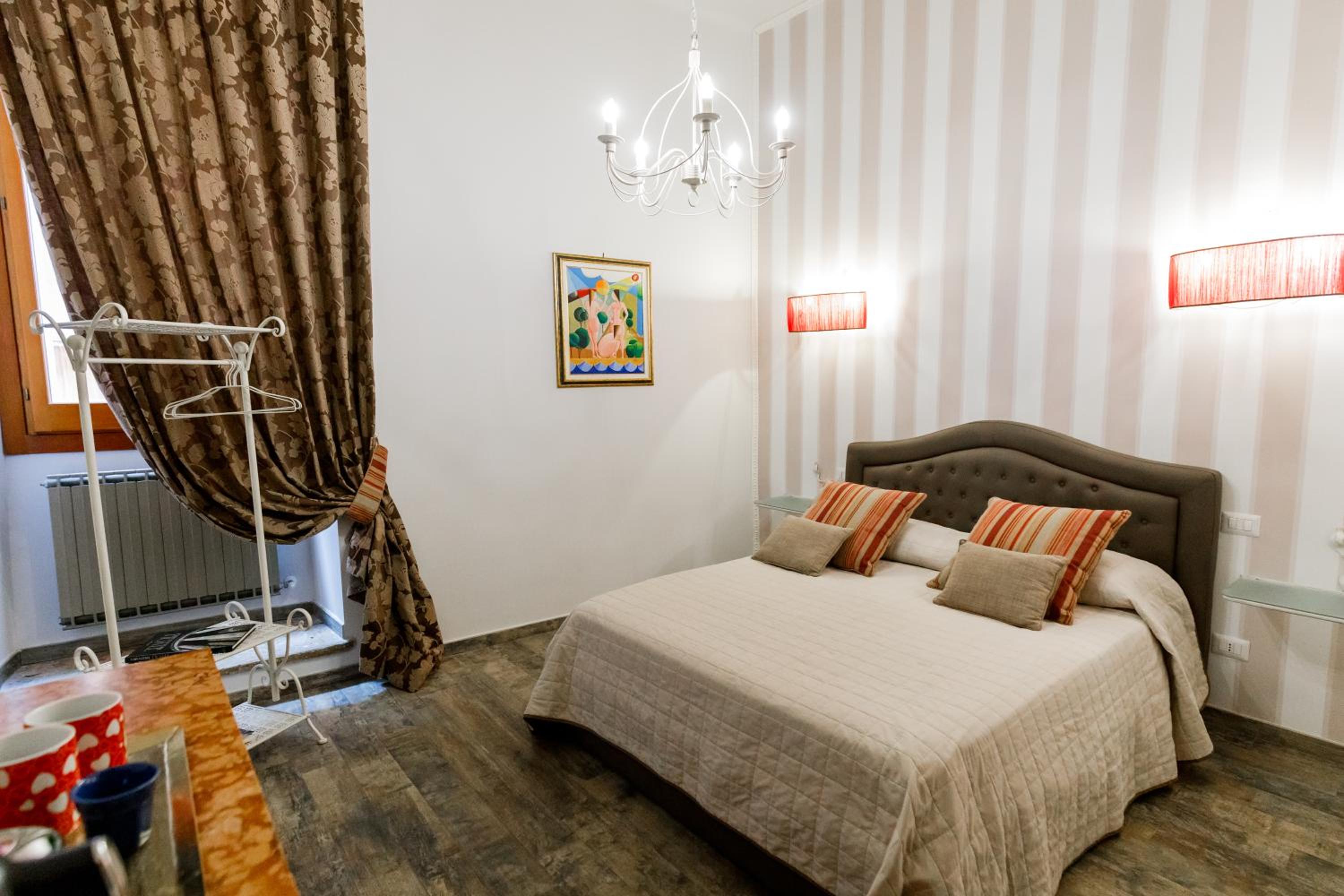 Standard Double Room - Photo 4