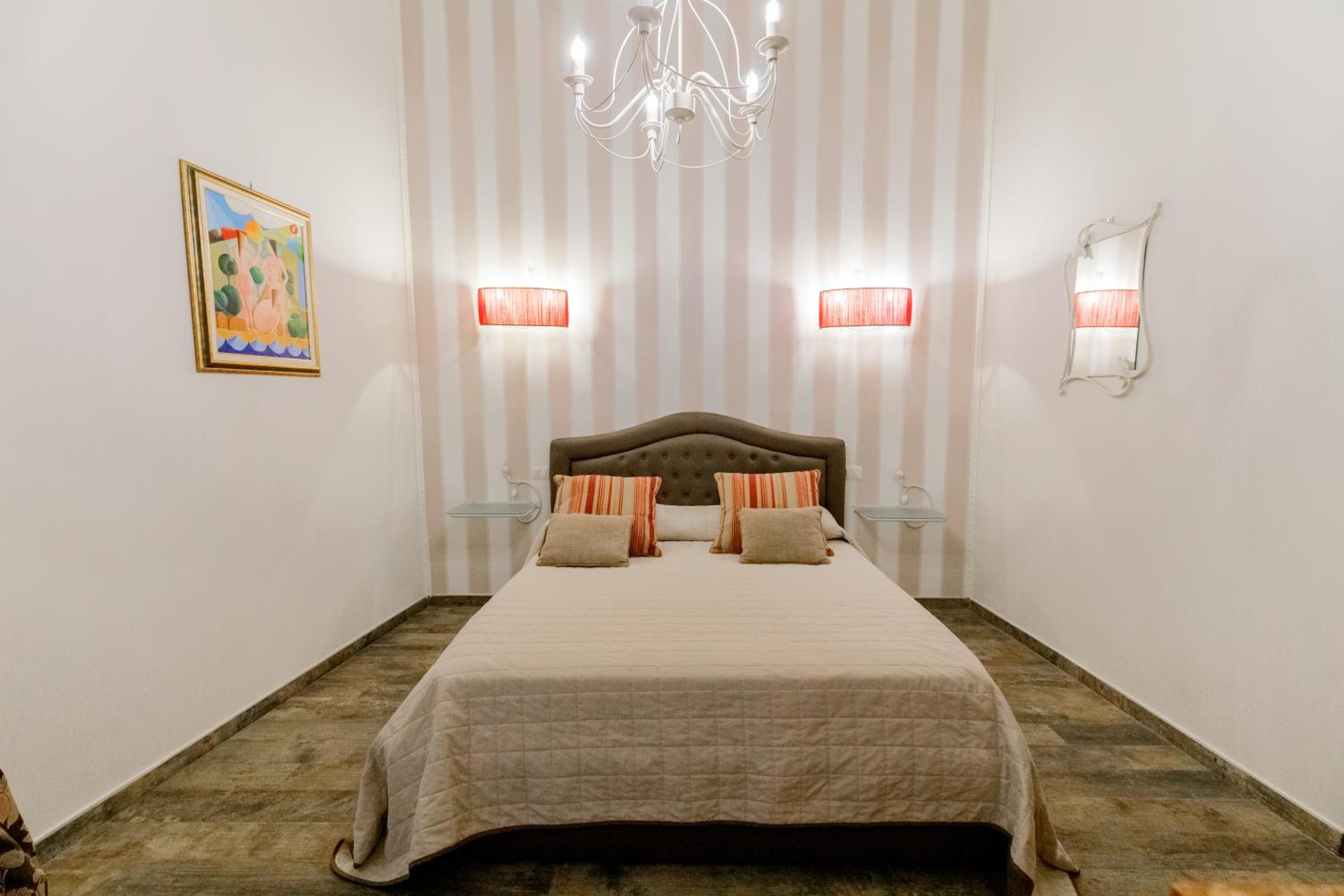 Standard Double Room - Photo 8