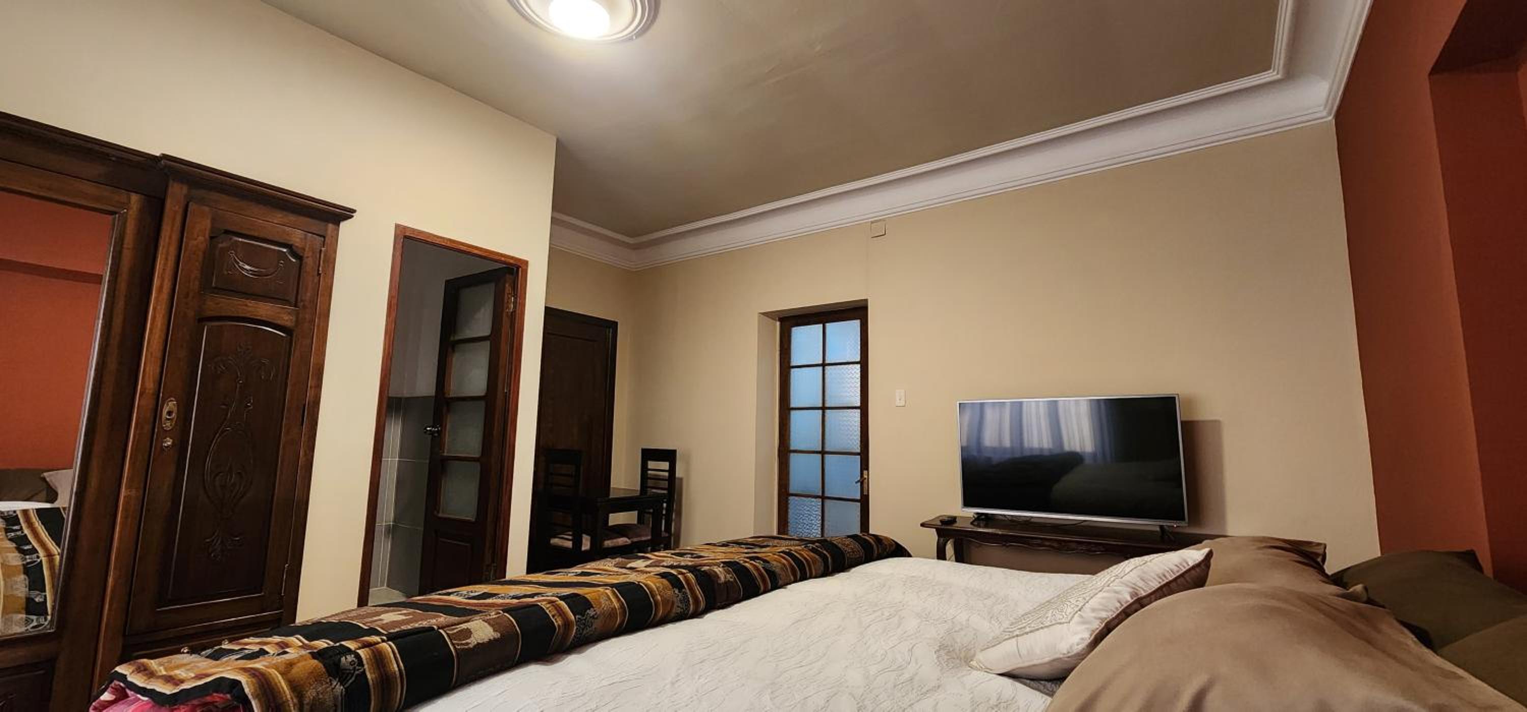 Deluxe King Suite photo 3