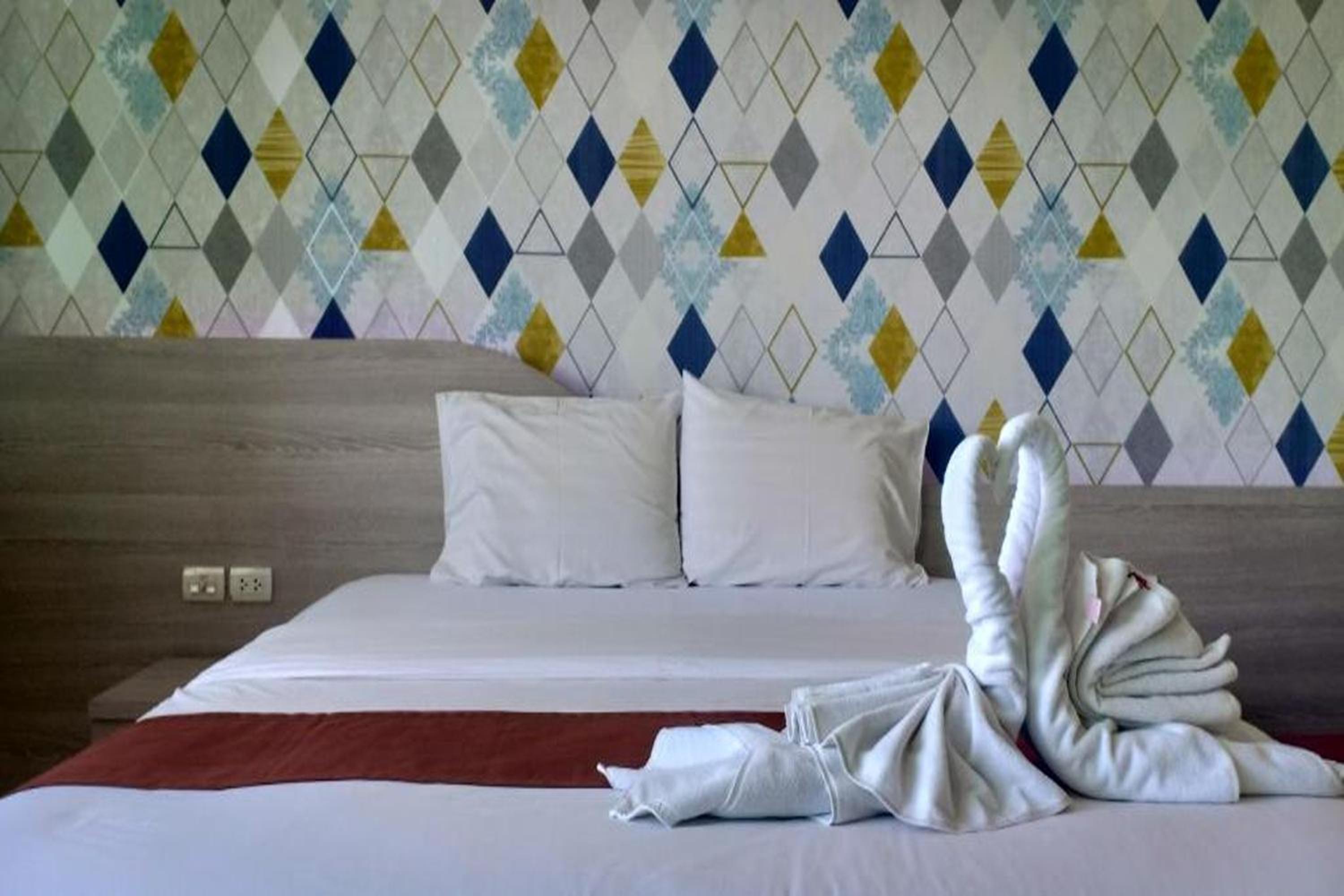 Deluxe Double Room with Balcony - Photo 21
