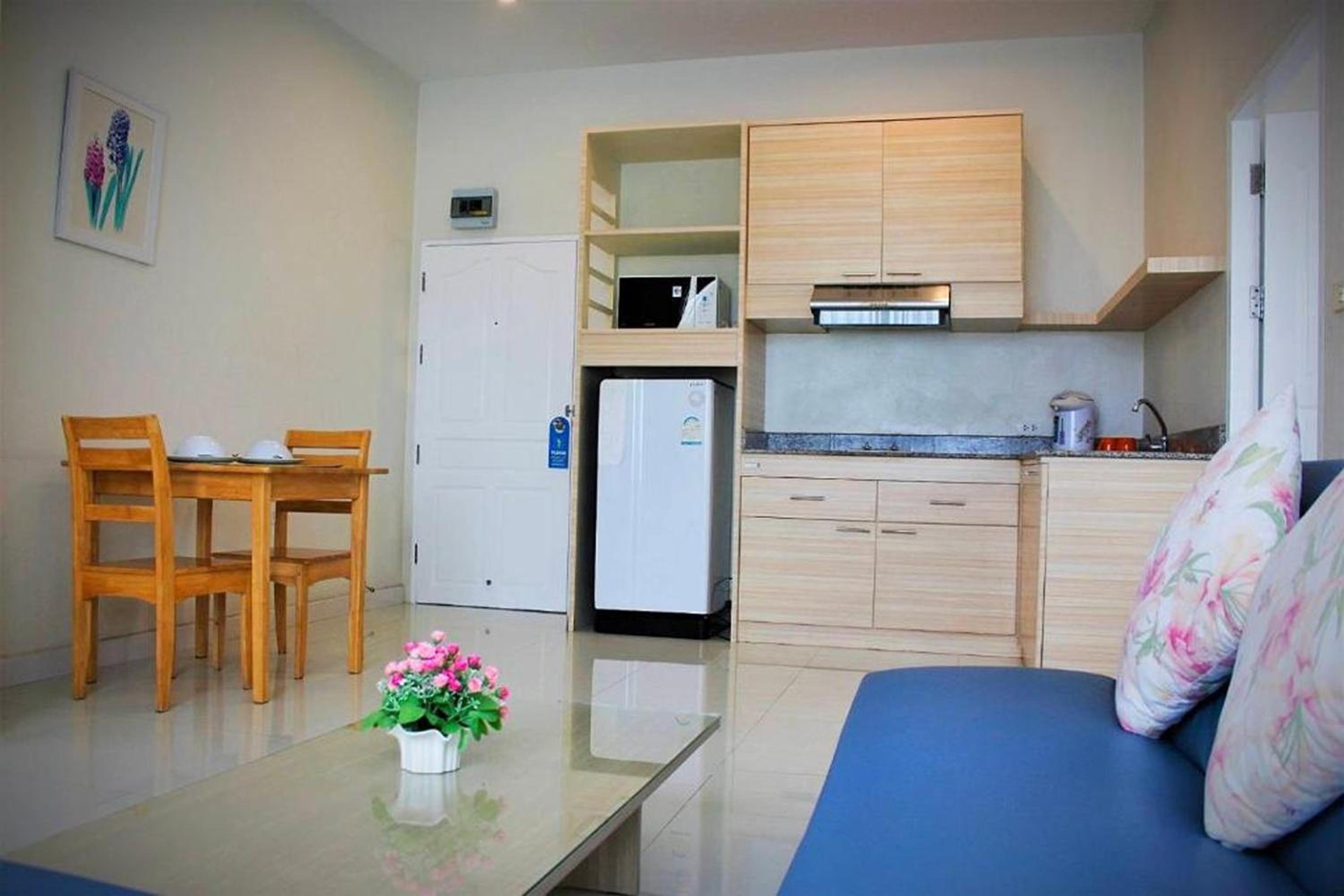 One-Bedroom Suite - Photo 8