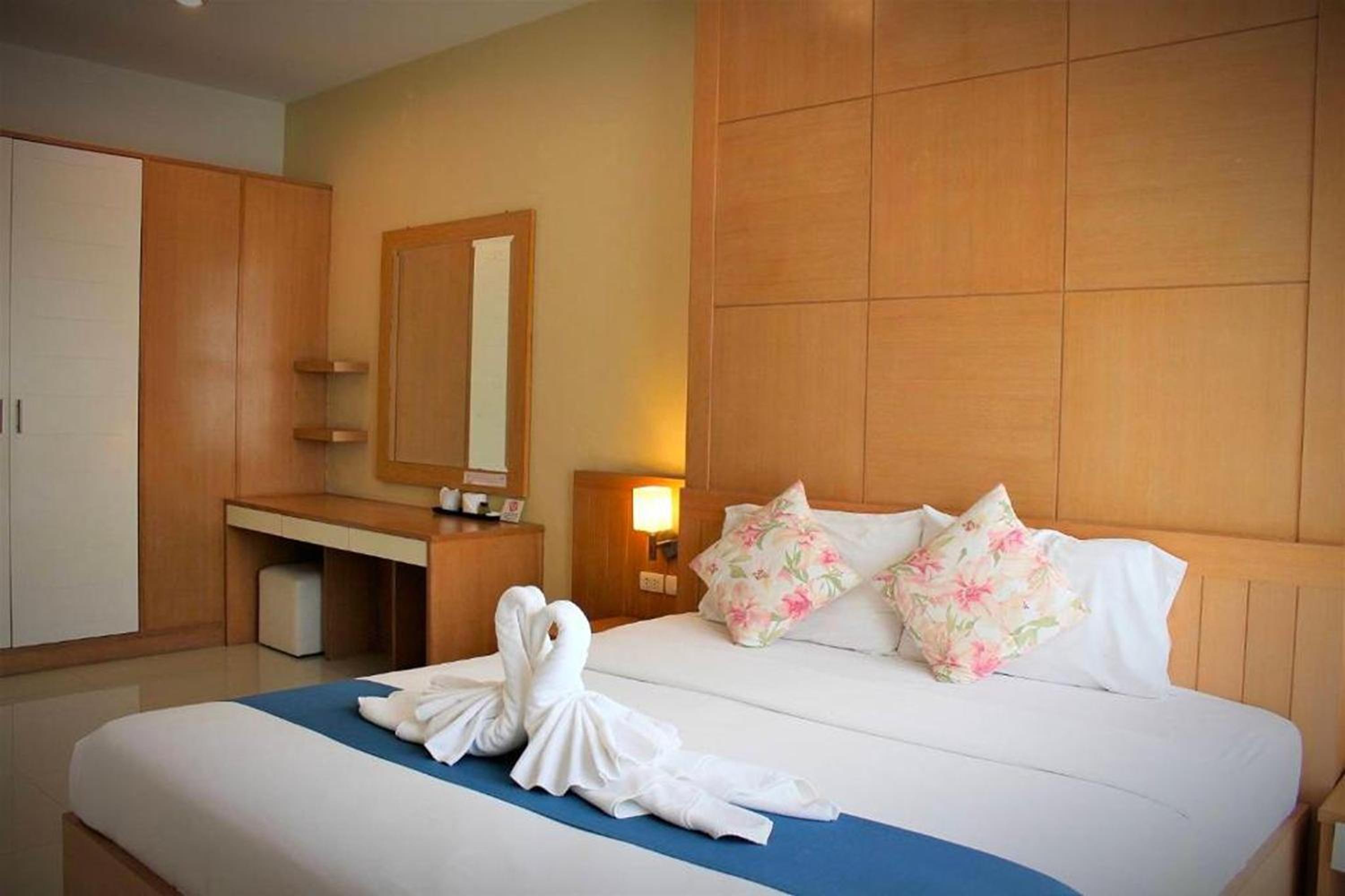 One-Bedroom Suite - Photo 1