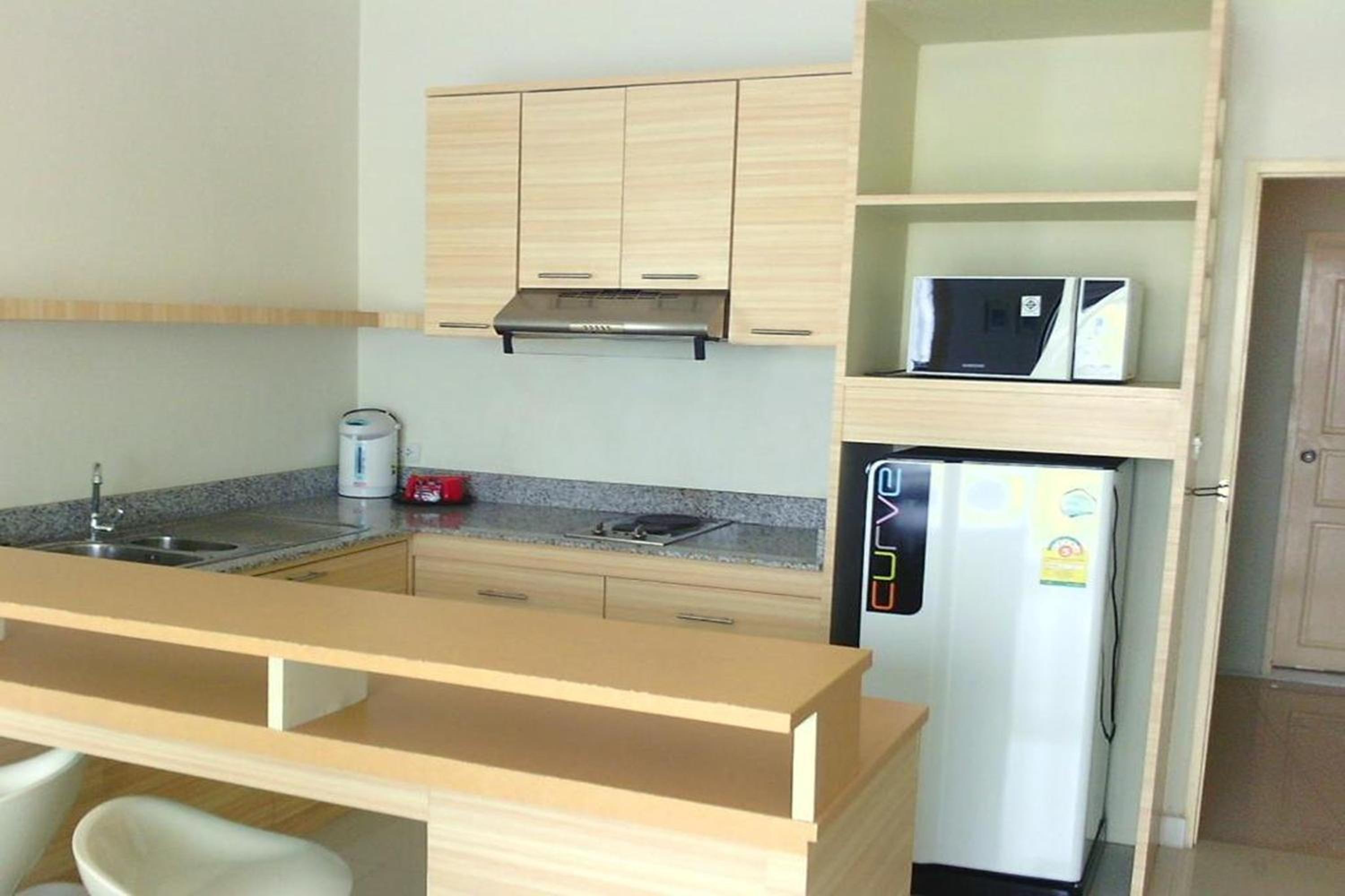 One-Bedroom Suite - Photo 6