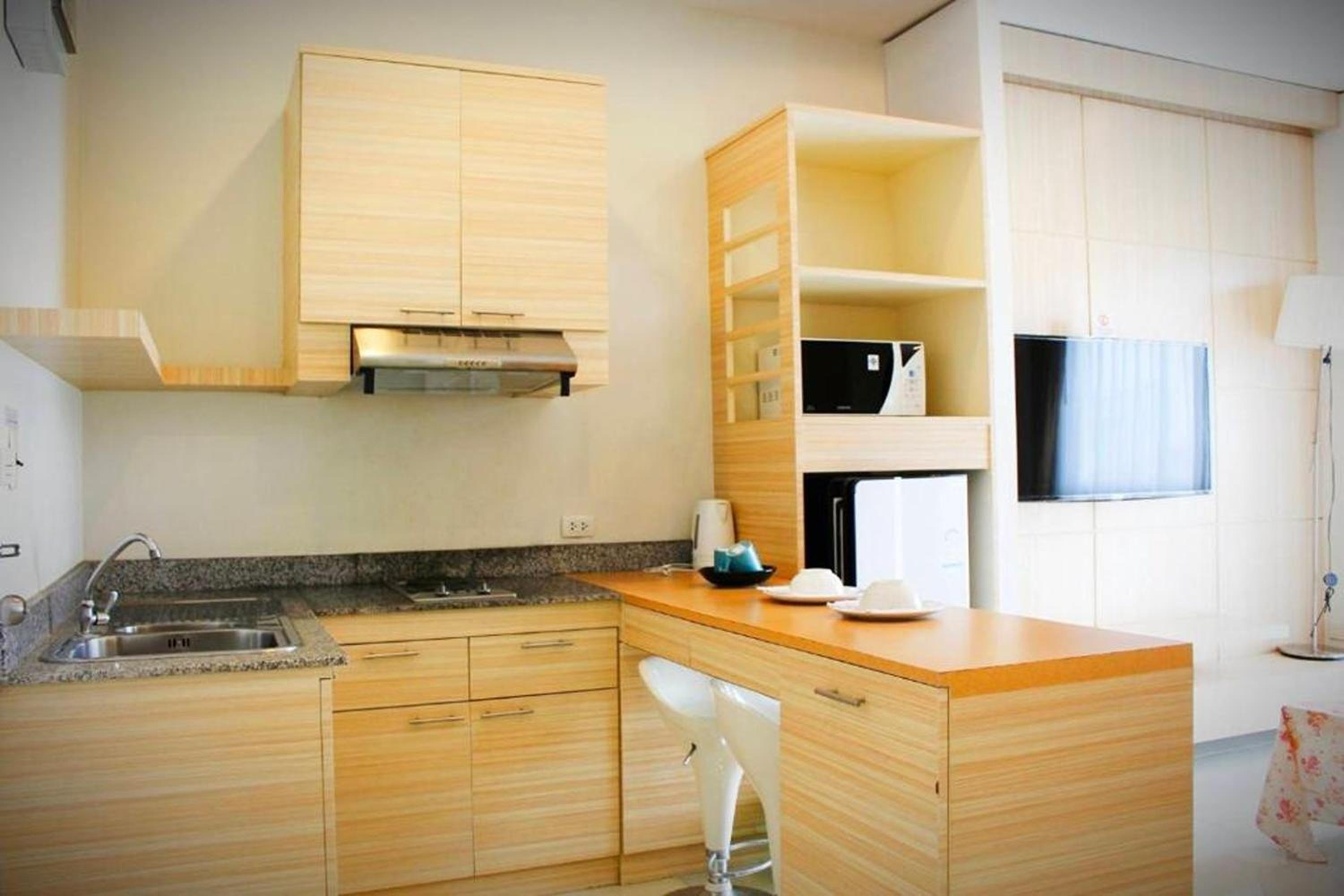One-Bedroom Suite - Photo 3