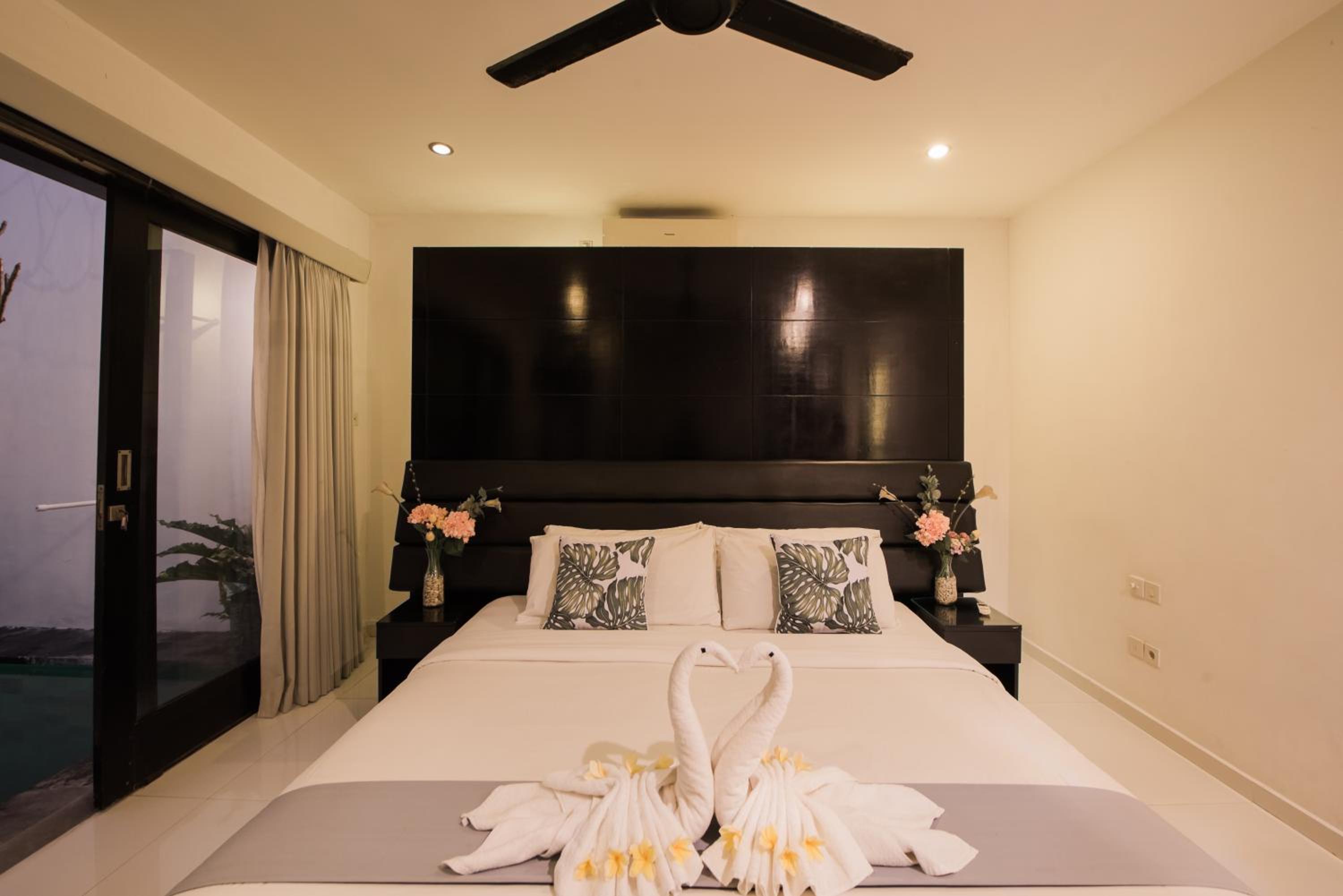 Villa photo 1