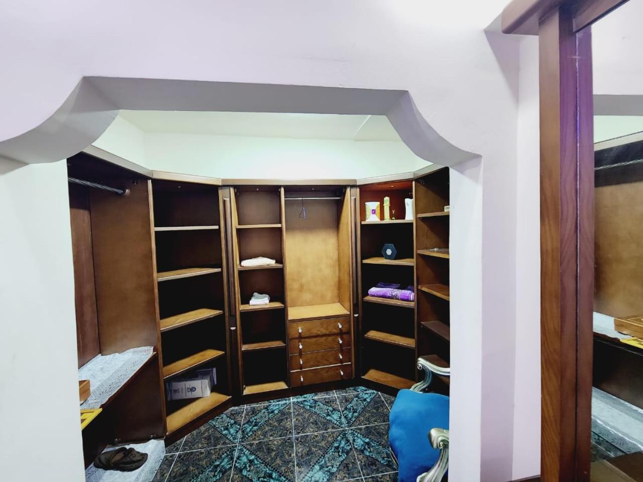 Three-Bedroom Apartment with Sea View - Photo 37