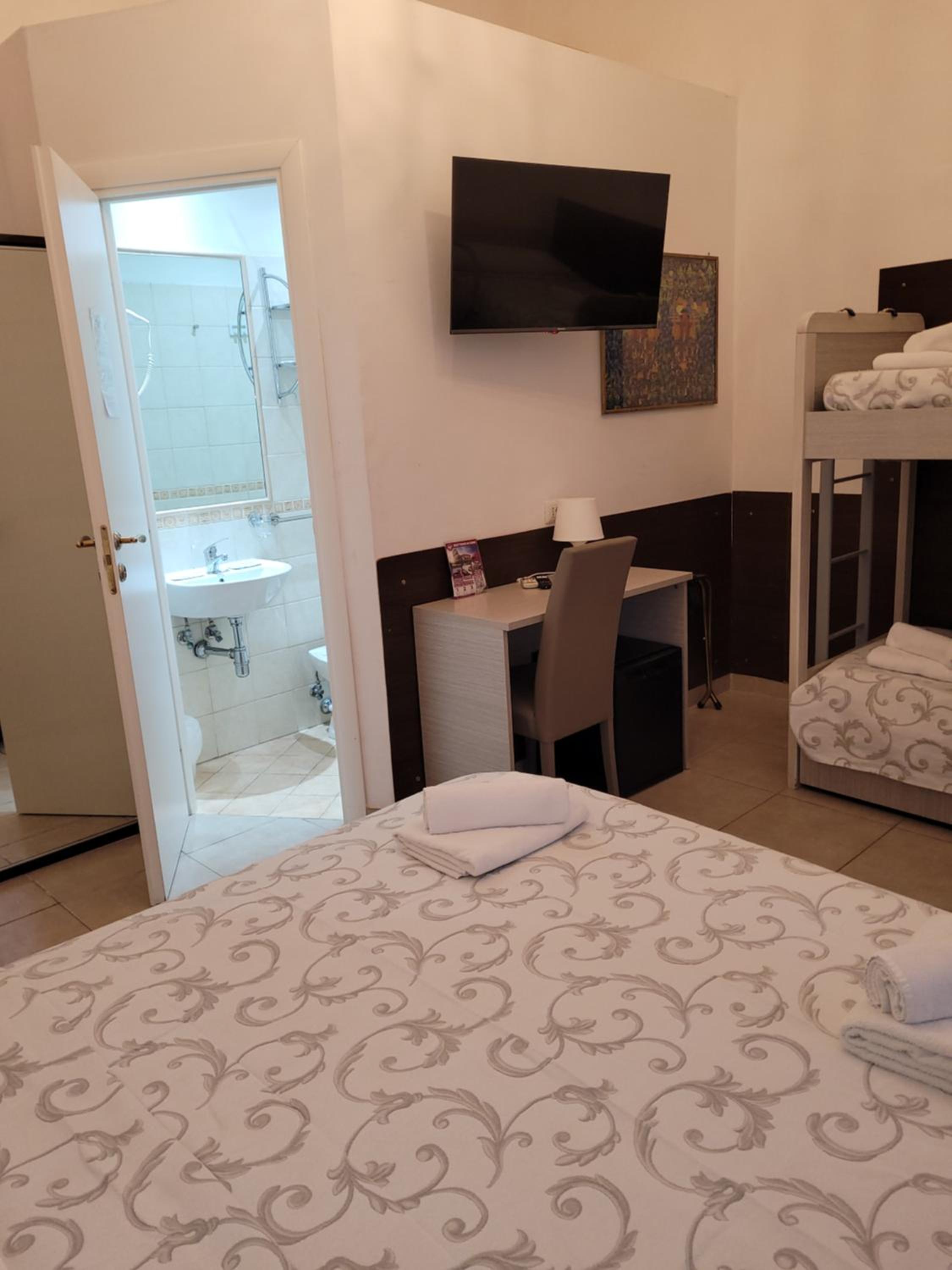 Quadruple Room photo 3