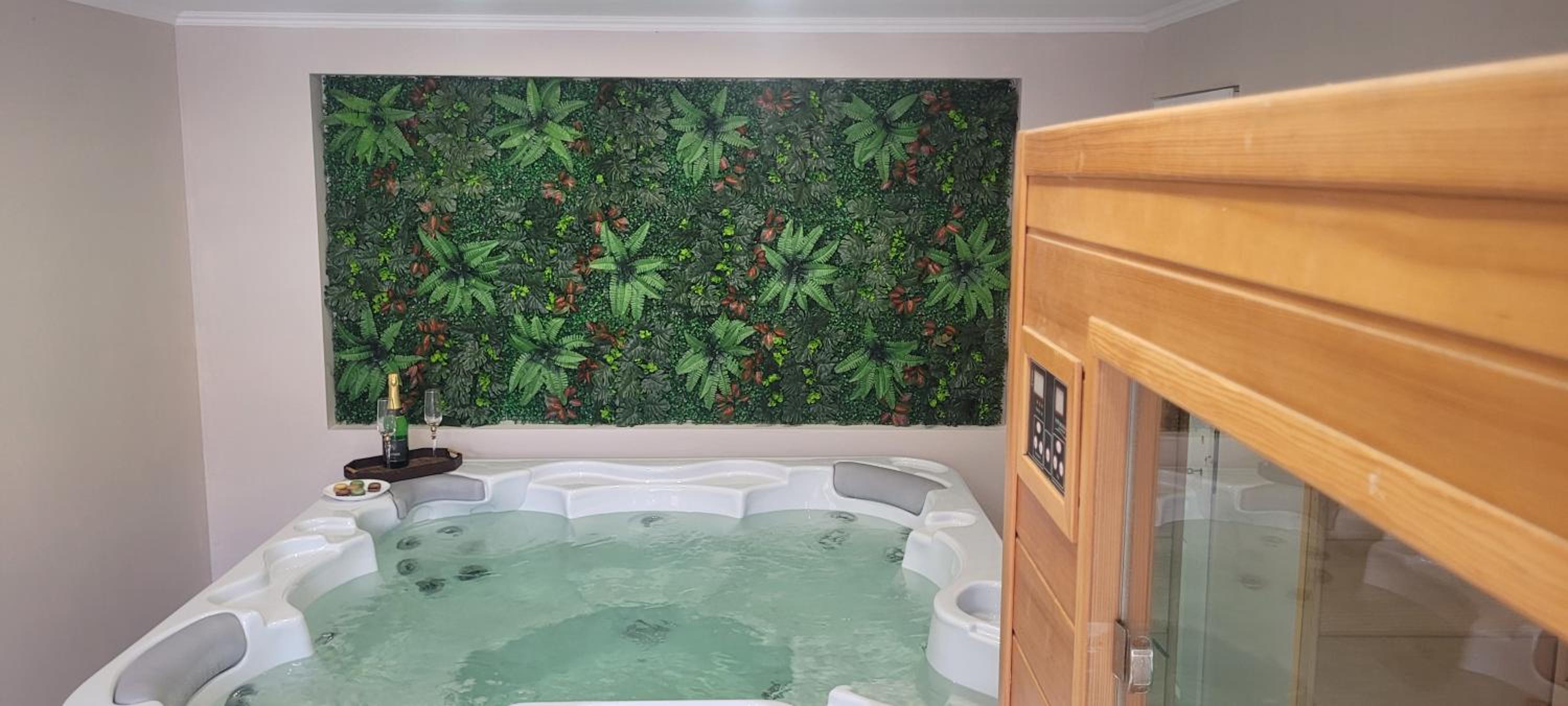 Apartment with Shower - Photo 35