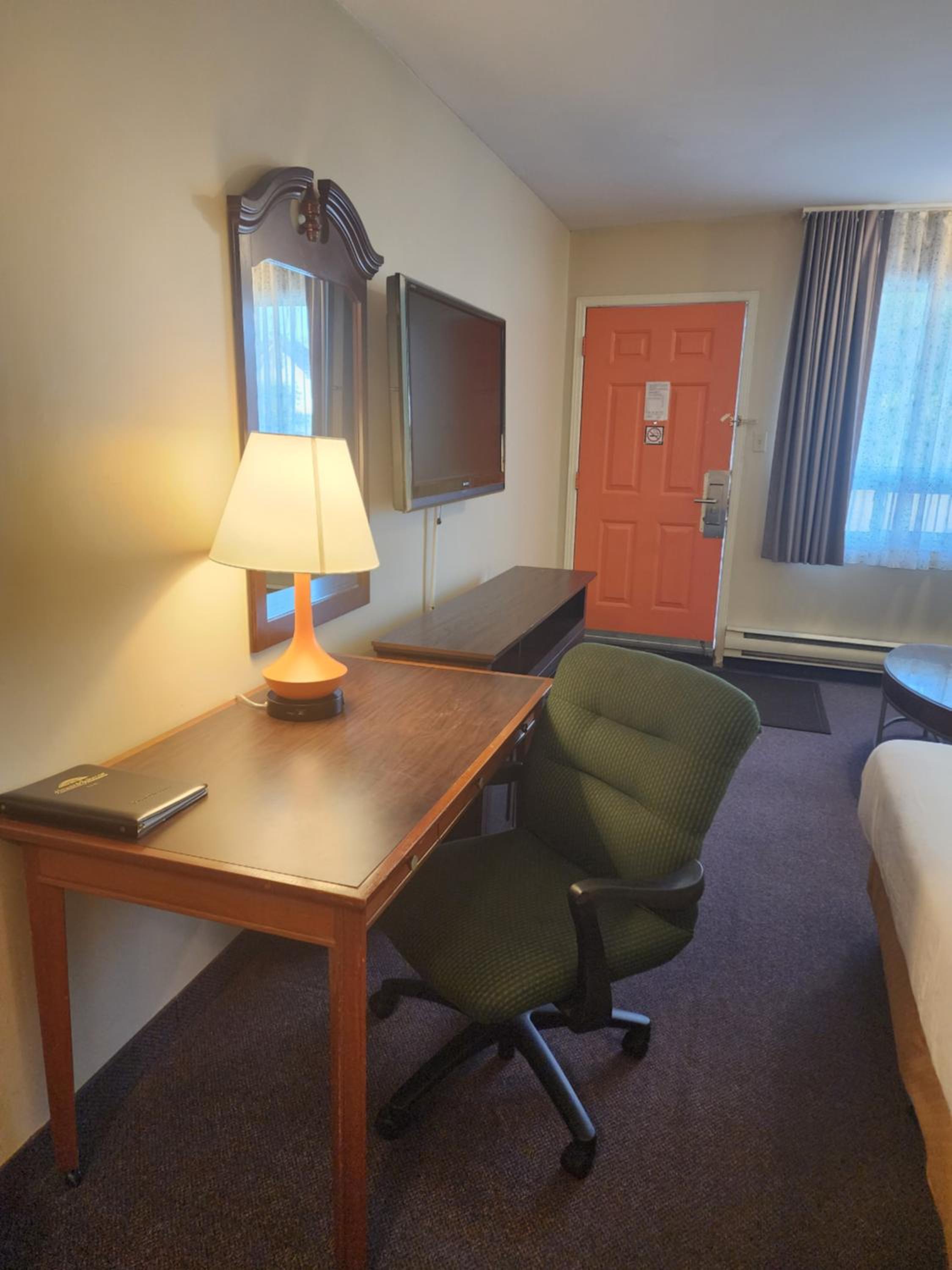 Executive King Room - Non-Smoking - Photo 1