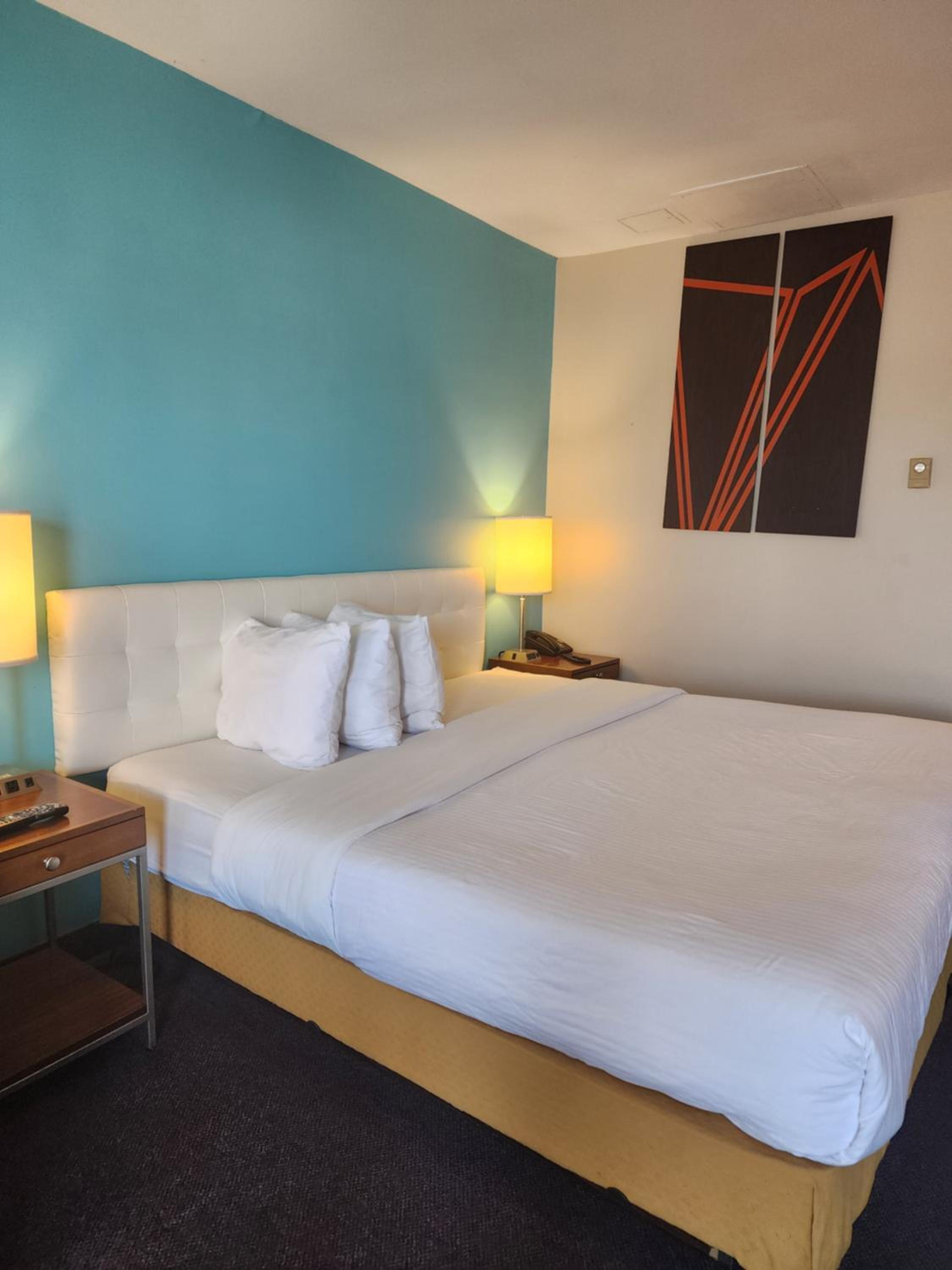 Executive King Room - Non-Smoking - Photo 10