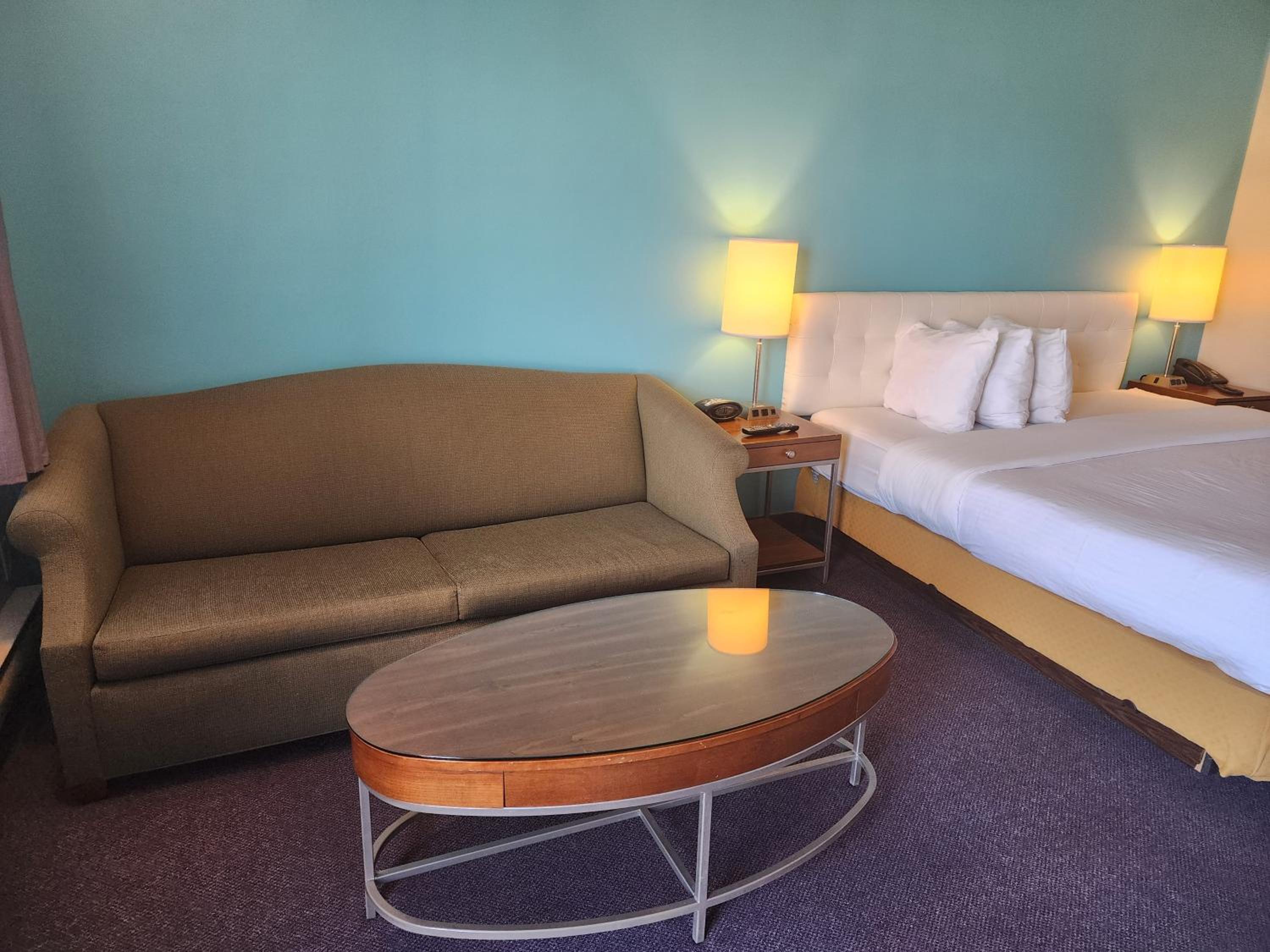 Executive King Room - Non-Smoking - Photo 5