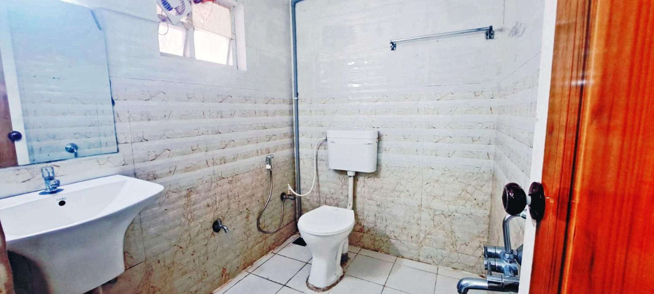 Standard Double Room with Fan - Photo 15