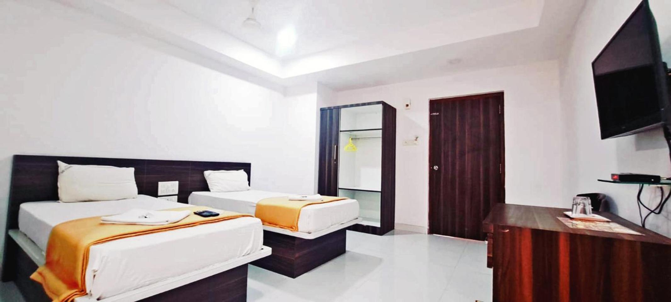 Deluxe Double Room - Photo 17