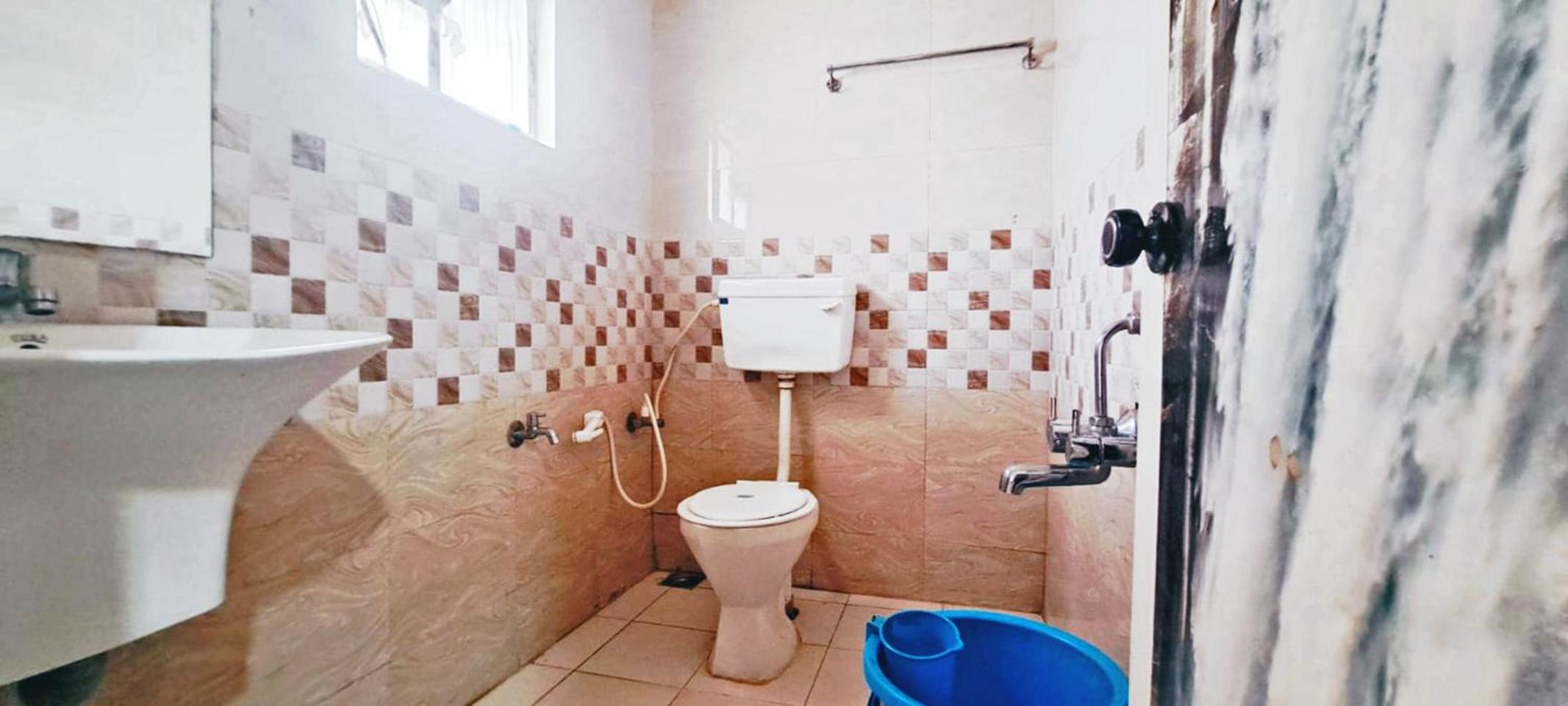Standard Double Room with Fan - Photo 14