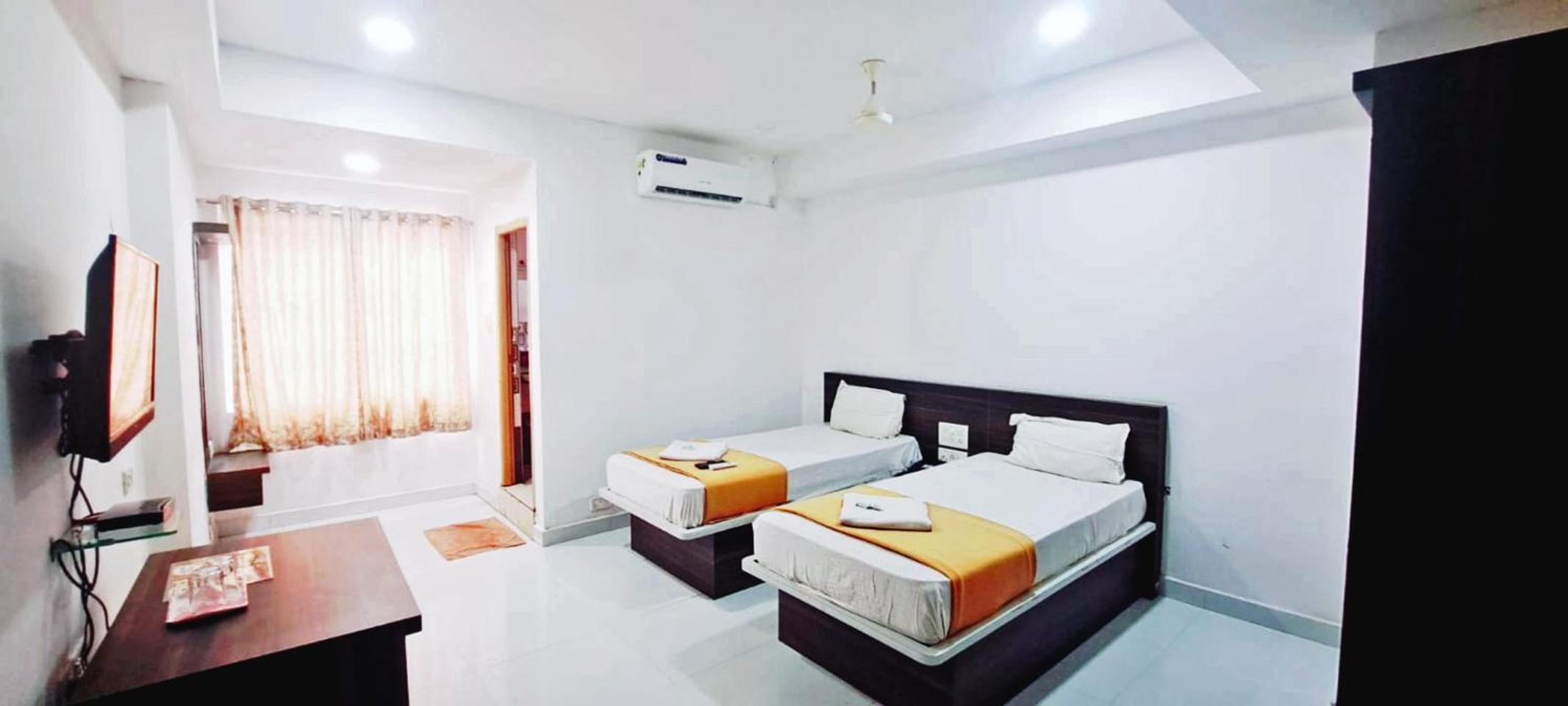 Deluxe Double Room - Photo 14