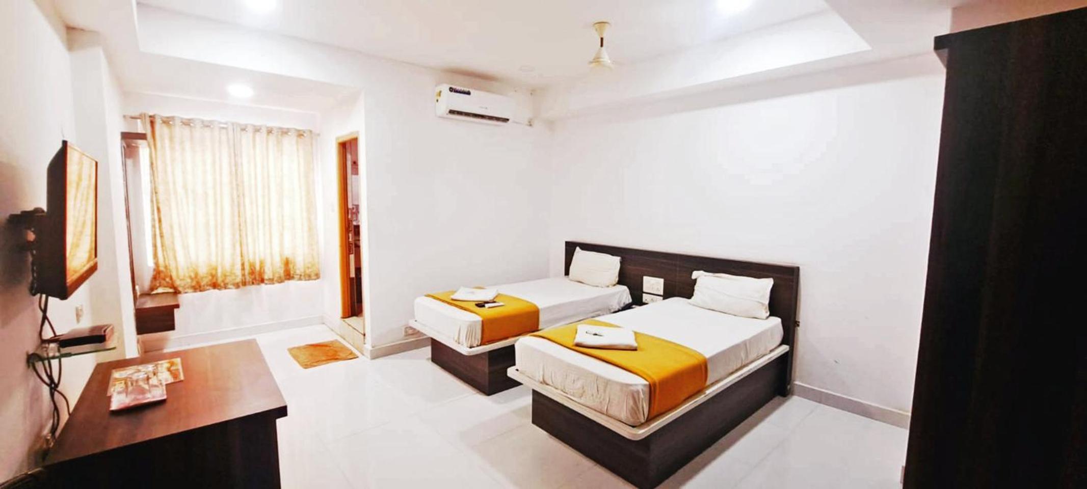 Deluxe Double Room - Photo 12