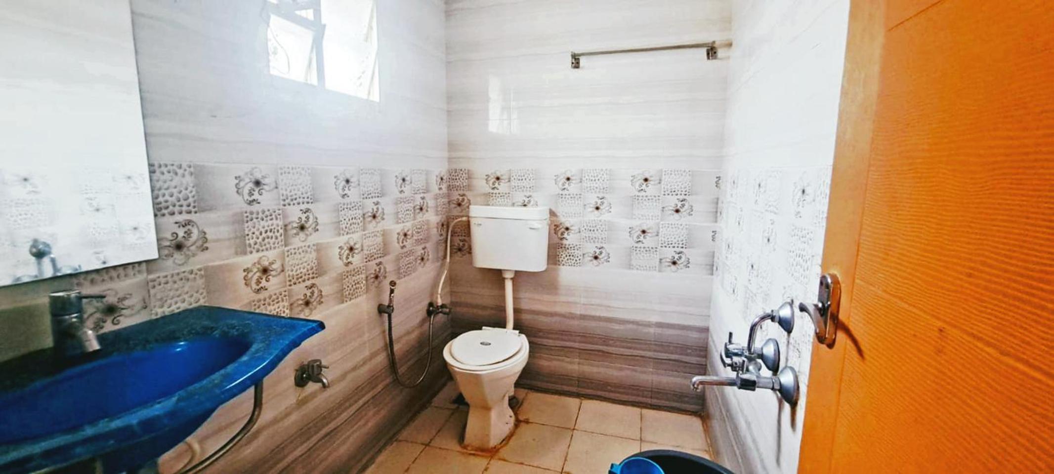 Standard Double Room with Fan - Photo 10