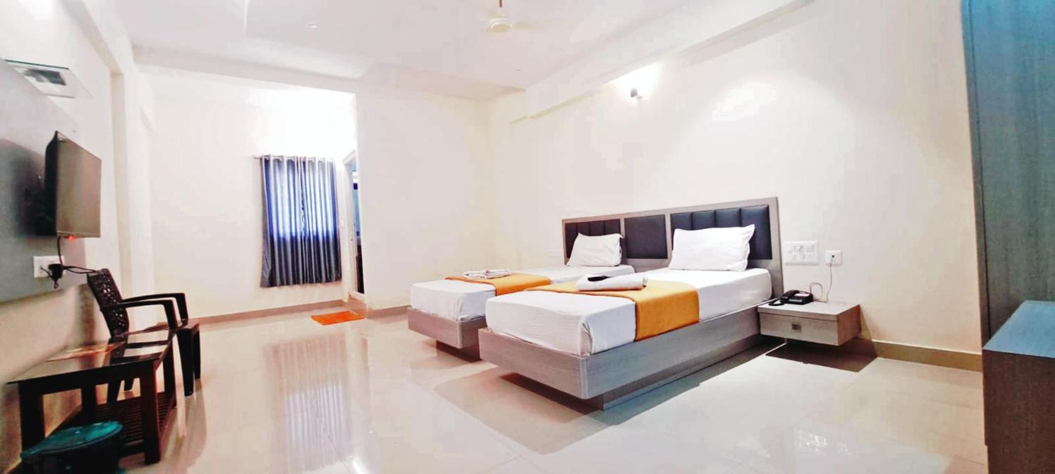 Deluxe Double Room - Photo 22