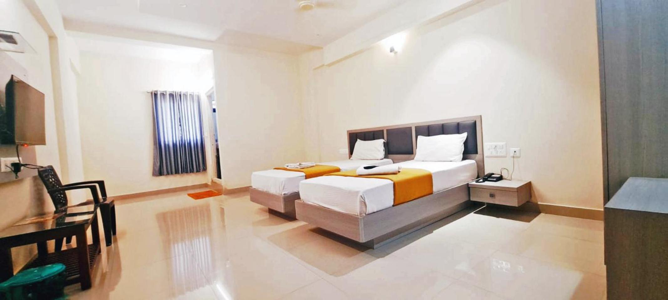 Deluxe Double Room - Photo 25
