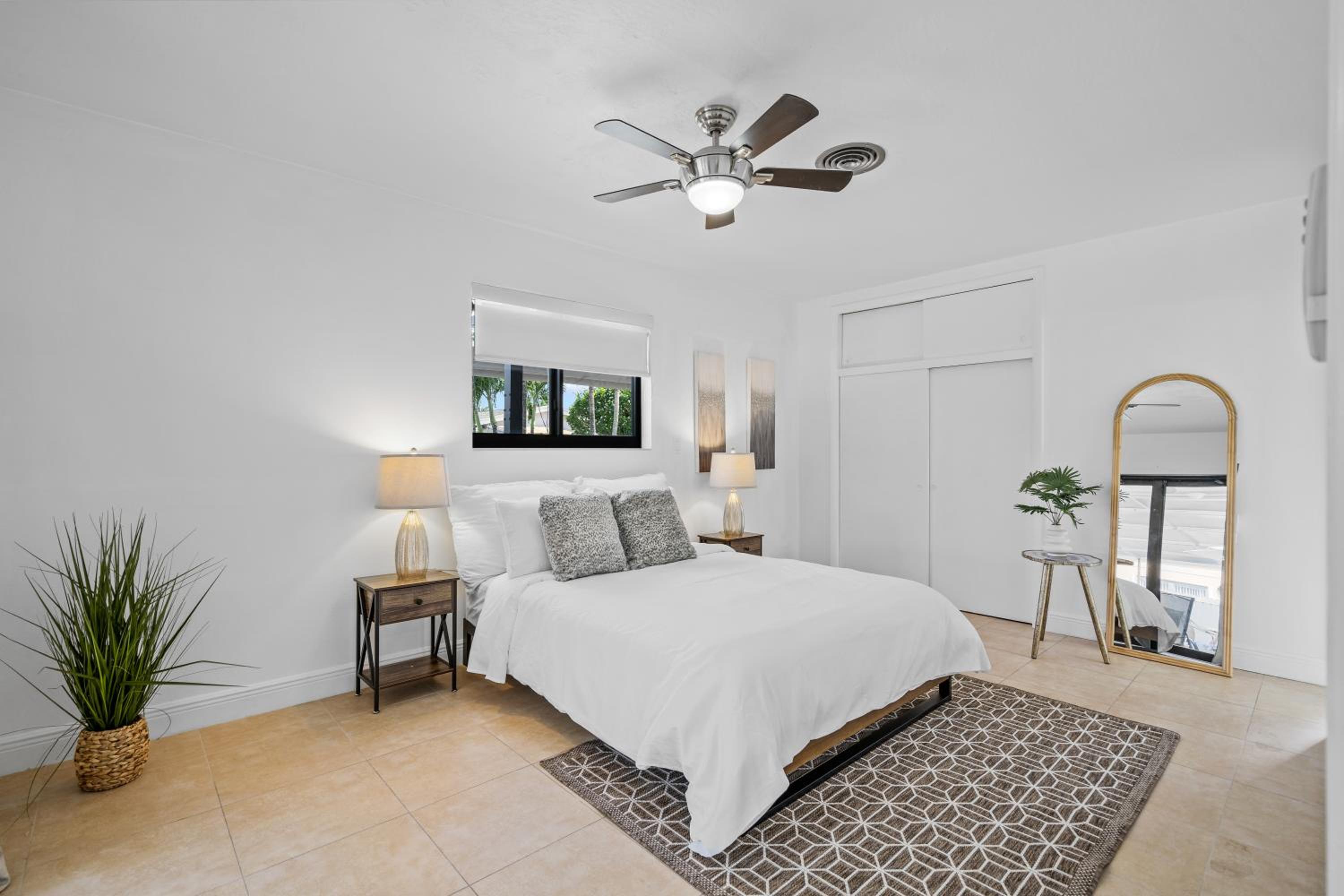 Four-Bedroom House photo 3